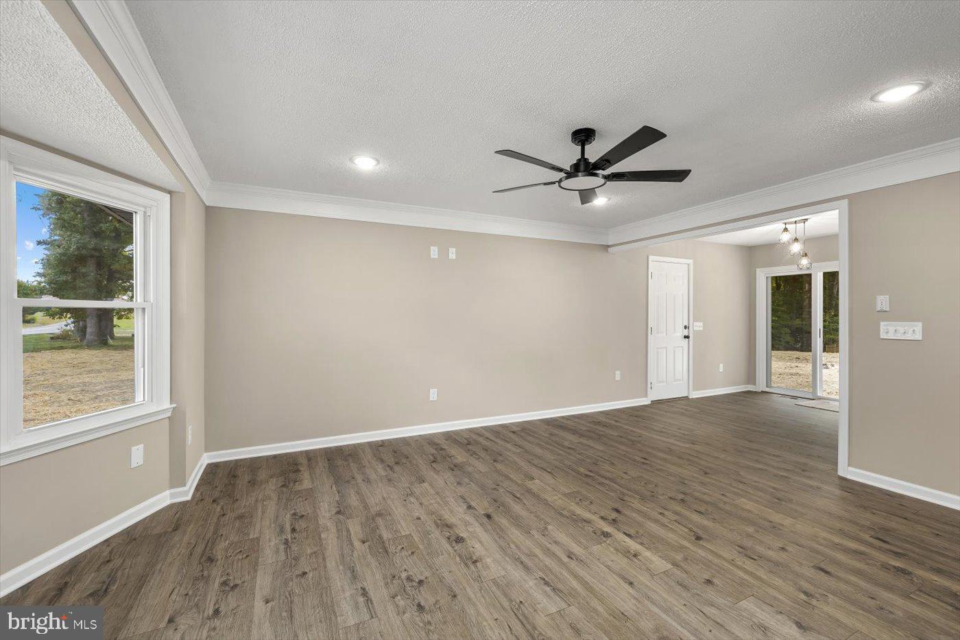 BATTLE PARK LAKES - Residential