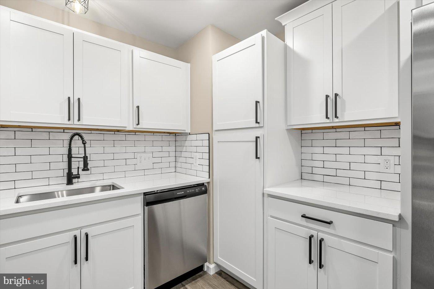 BATTLE PARK LAKES - Residential