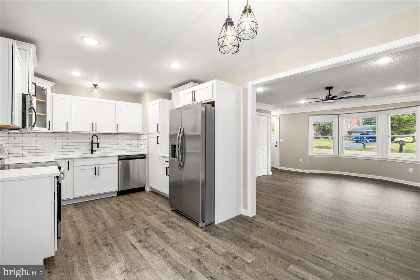 BATTLE PARK LAKES - Residential