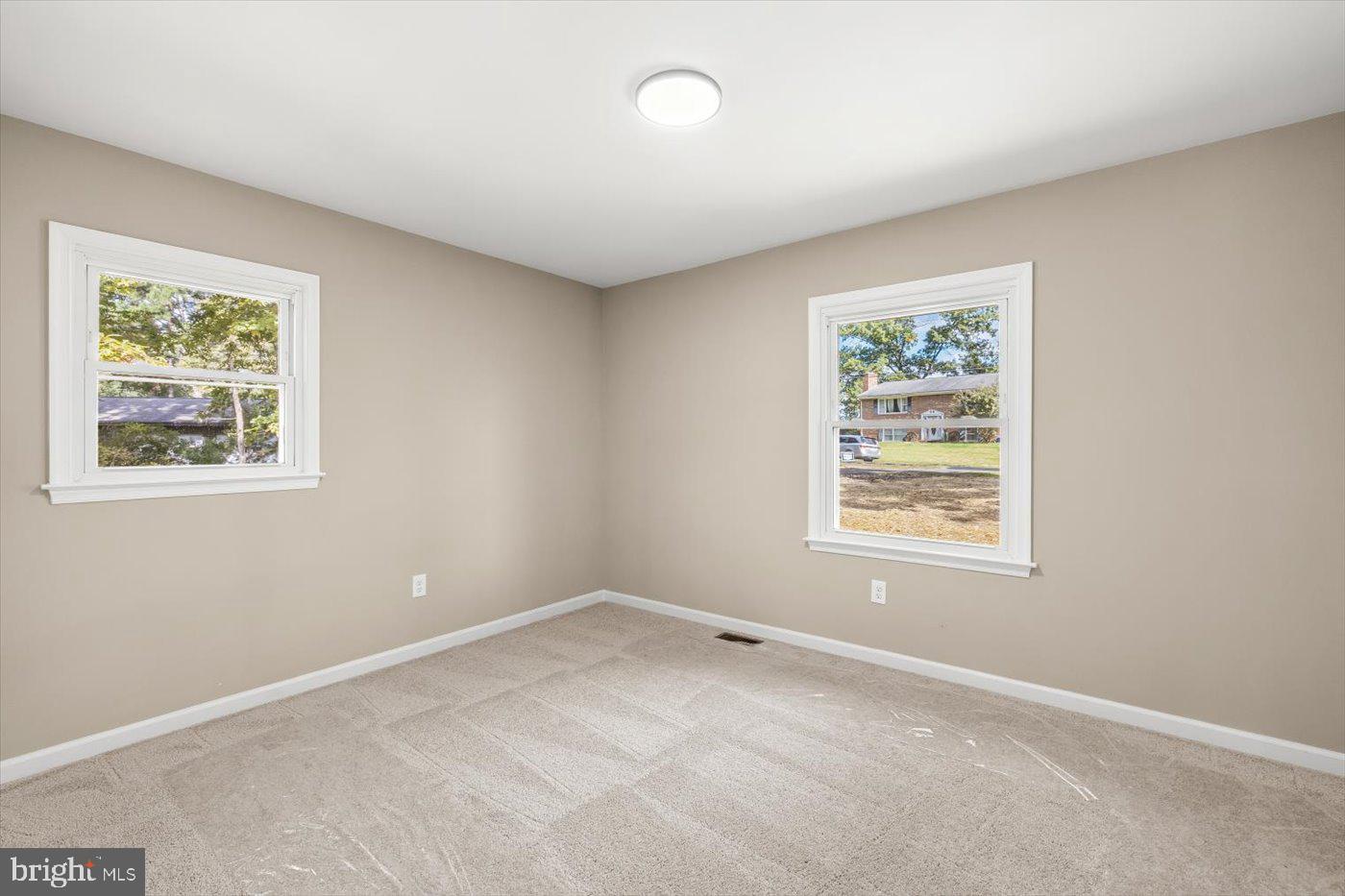 BATTLE PARK LAKES - Residential