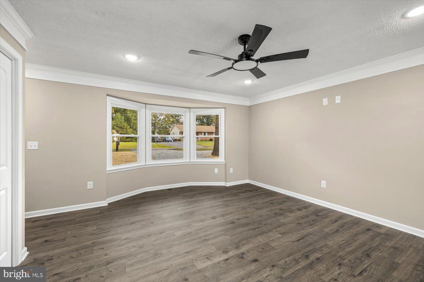 BATTLE PARK LAKES - Residential