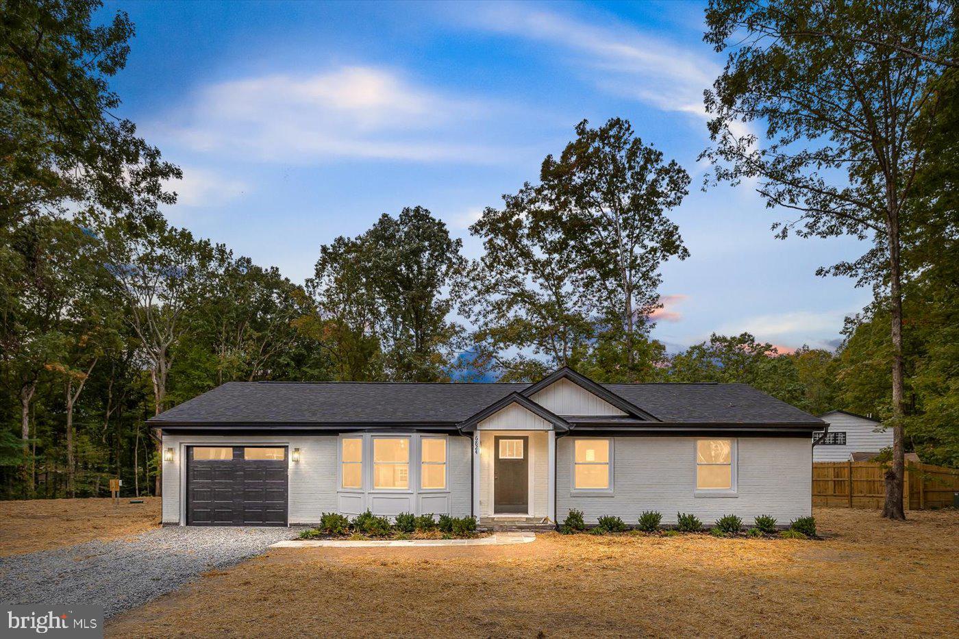 BATTLE PARK LAKES - Residential