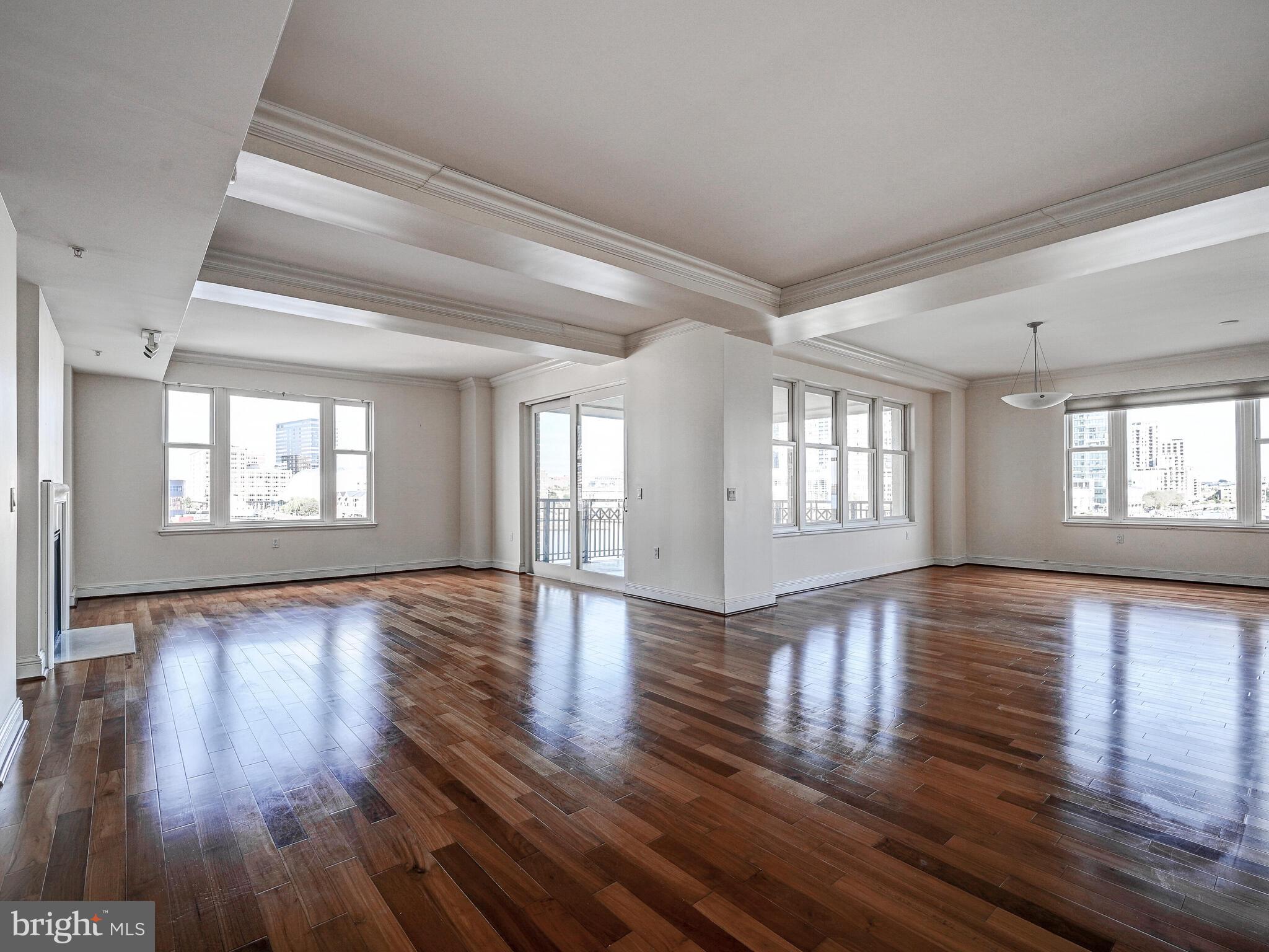 THE RITZ-CARLTON RESIDENCES - Residential Lease