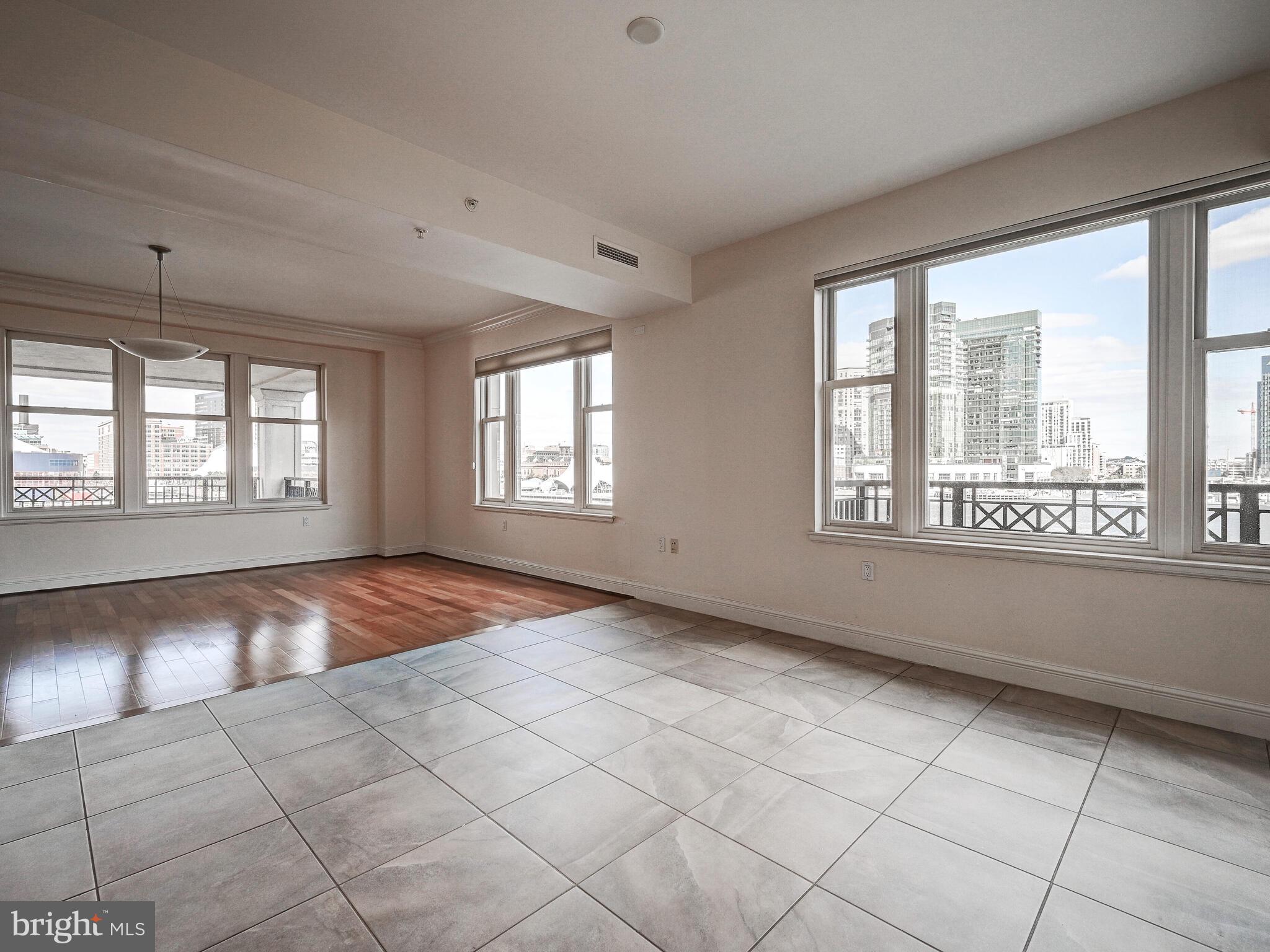 THE RITZ-CARLTON RESIDENCES - Residential Lease