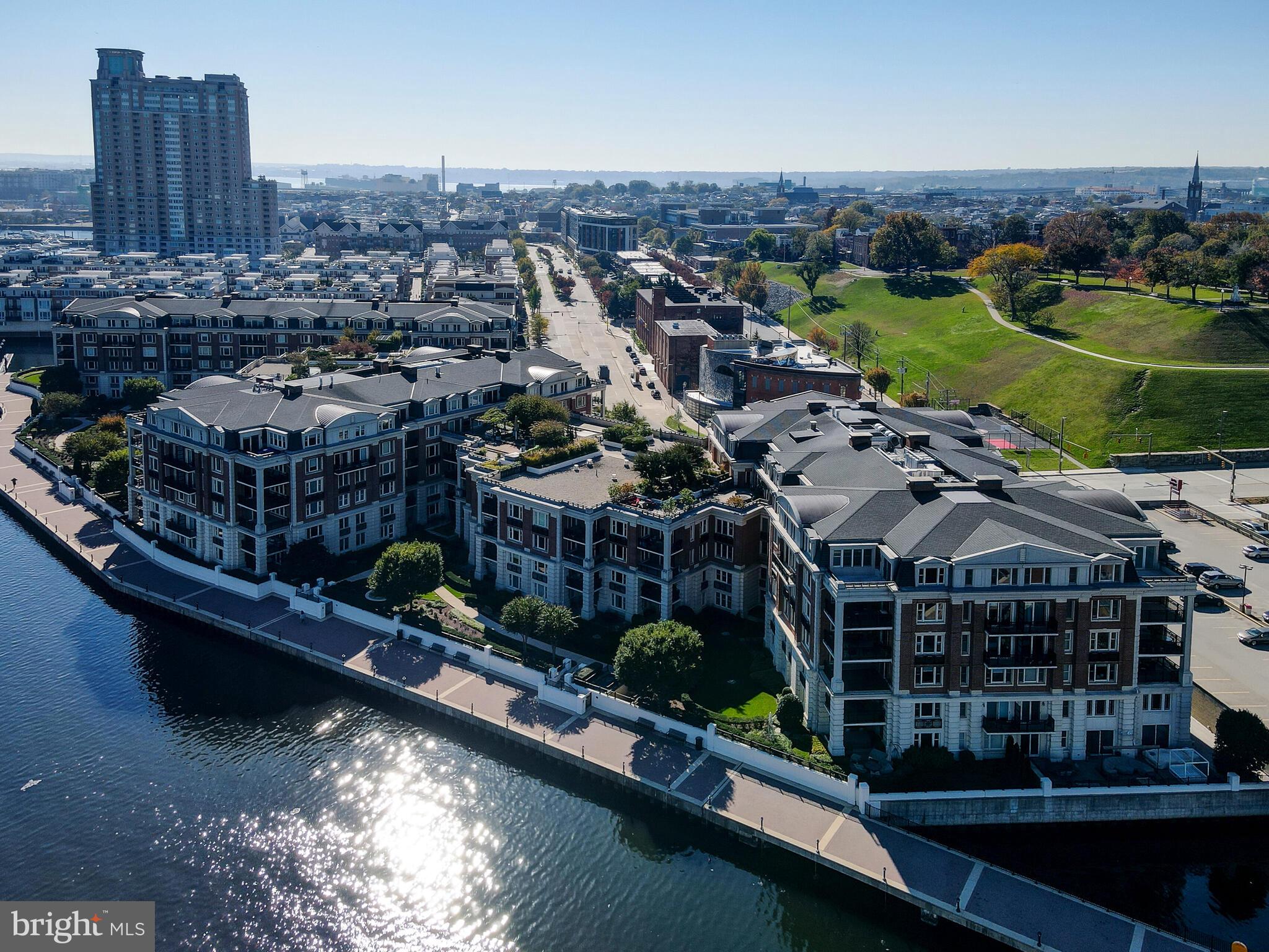 THE RITZ-CARLTON RESIDENCES - Residential Lease