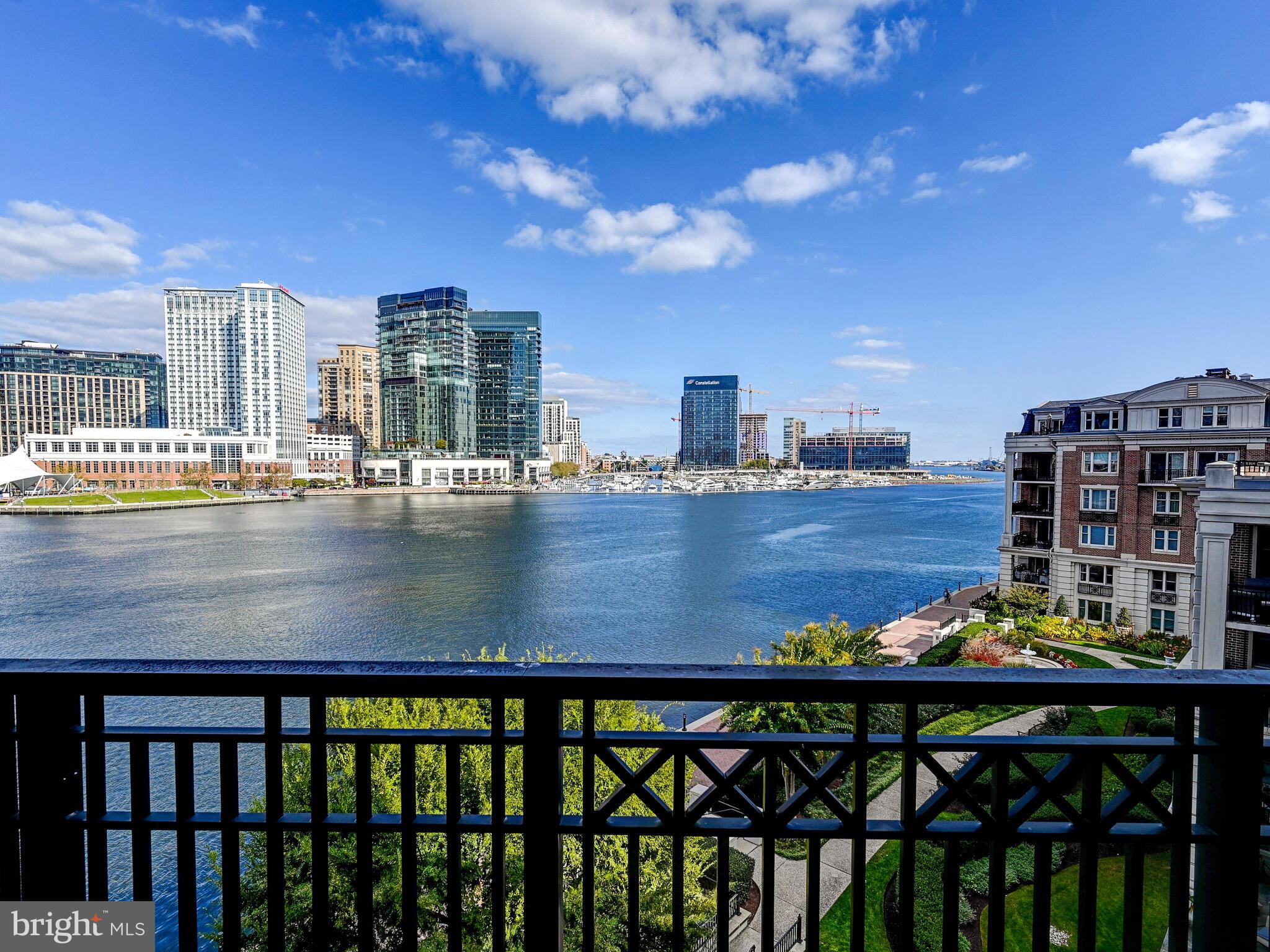 THE RITZ-CARLTON RESIDENCES - Residential Lease