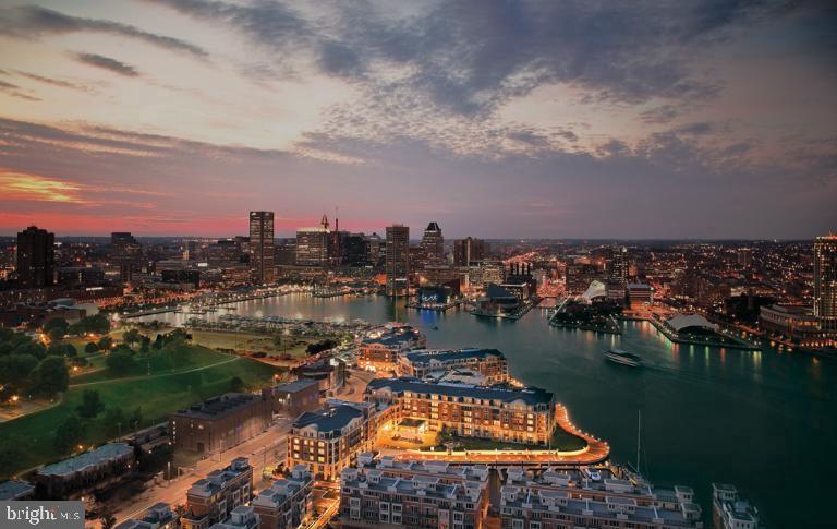 THE RITZ-CARLTON RESIDENCES - Residential Lease