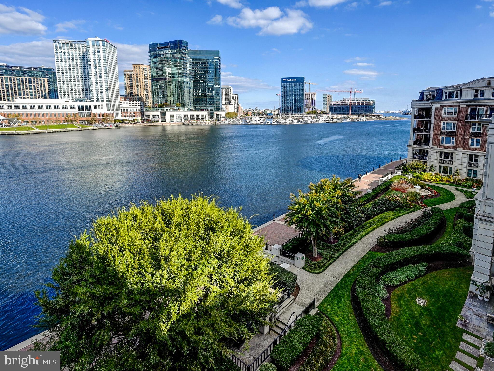 THE RITZ-CARLTON RESIDENCES - Residential Lease