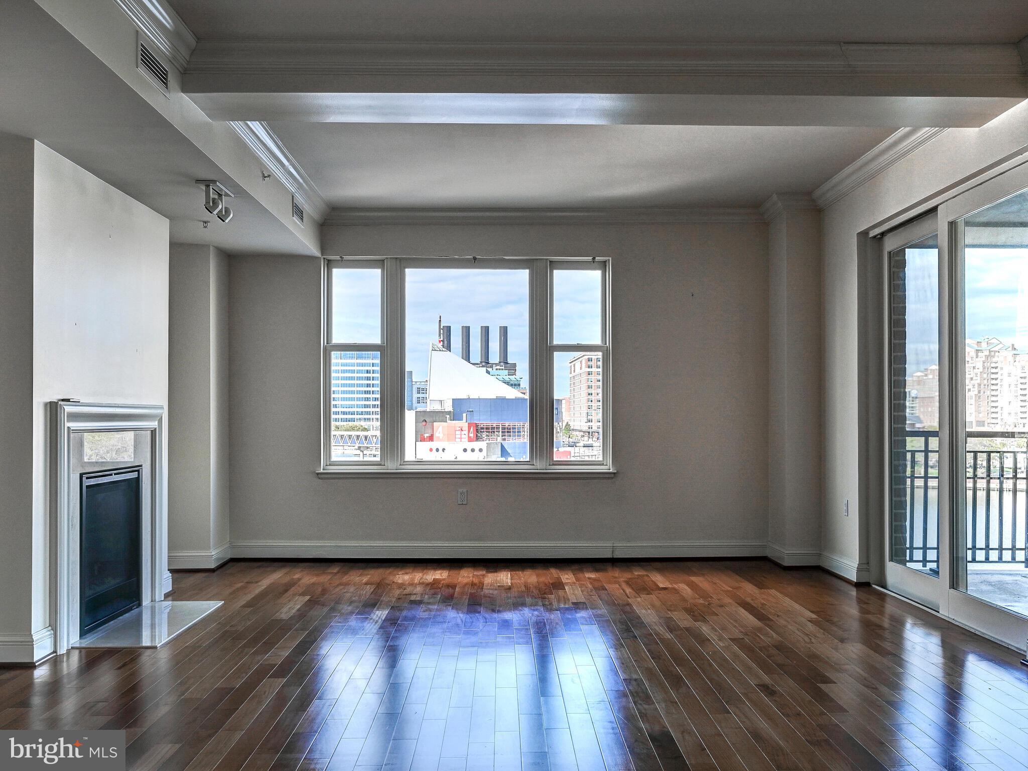 THE RITZ-CARLTON RESIDENCES - Residential Lease