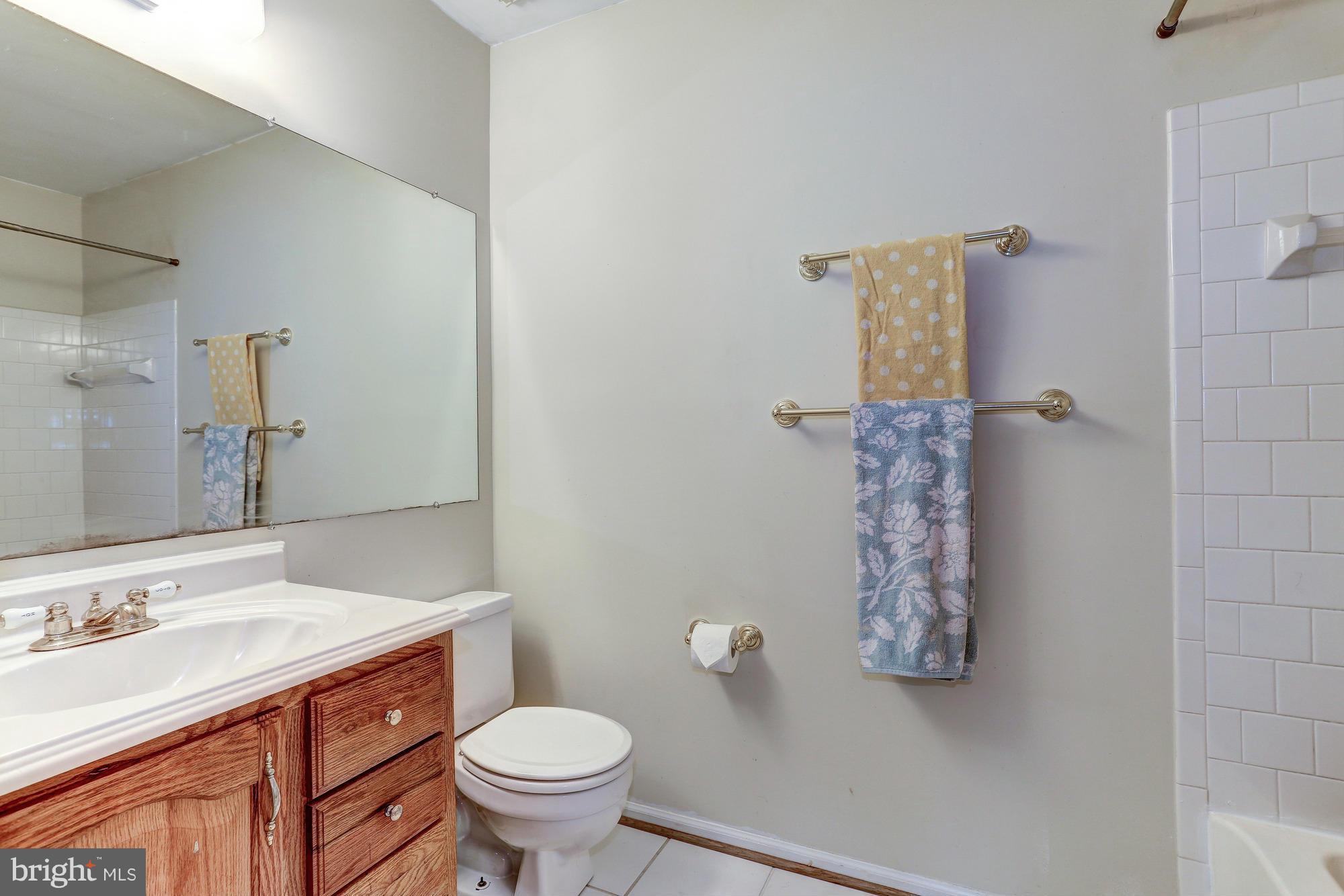 LONDON TOWN WEST - Residential