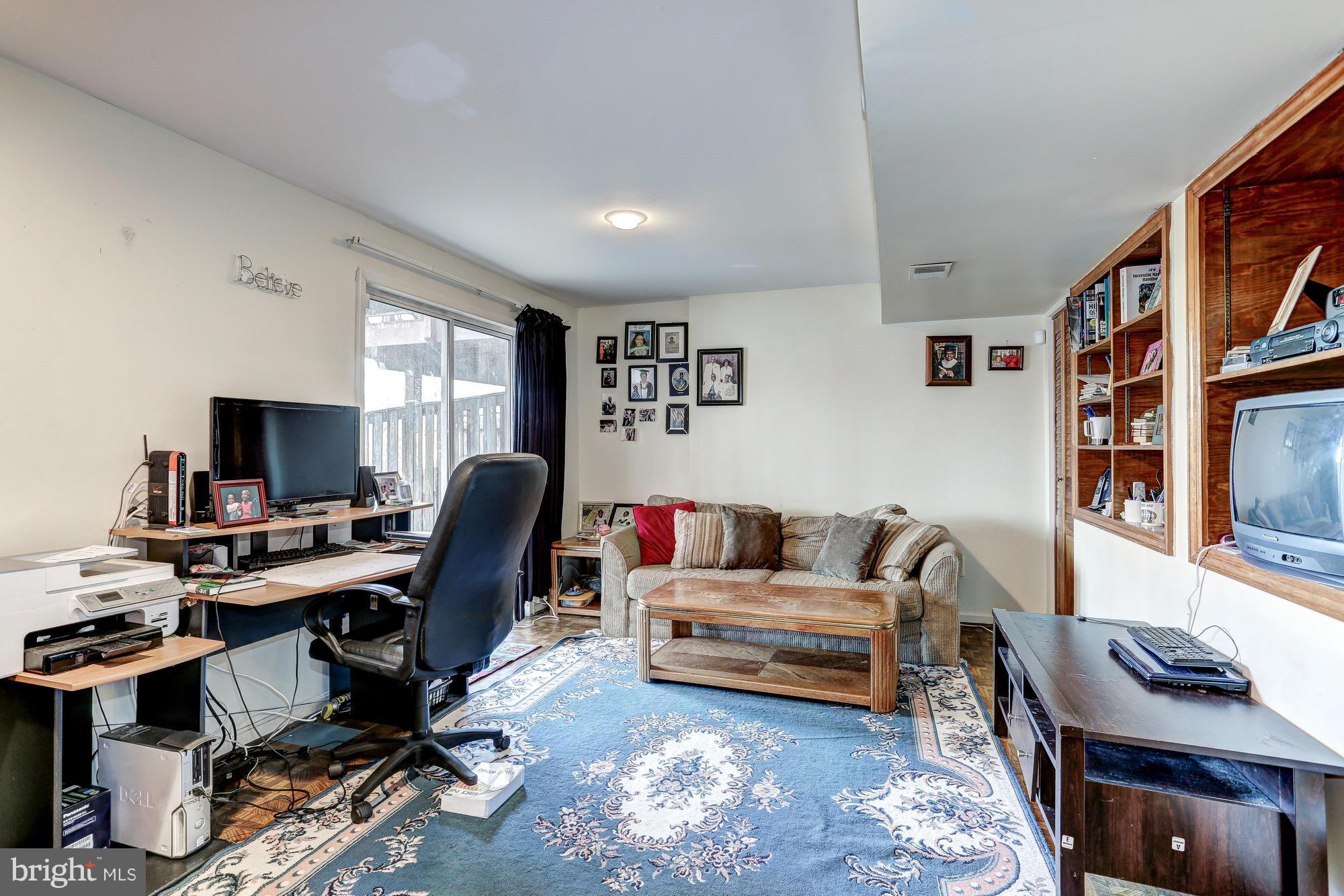 LONDON TOWN WEST - Residential