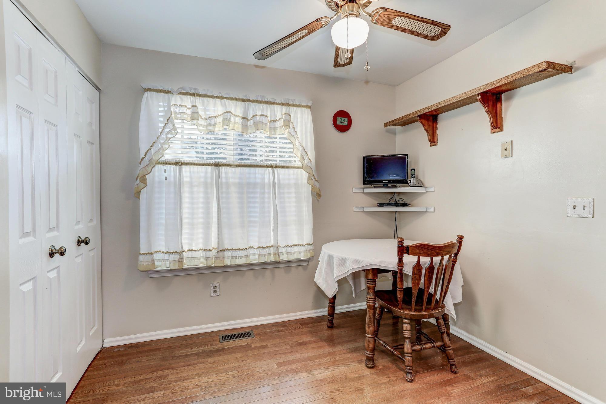 LONDON TOWN WEST - Residential