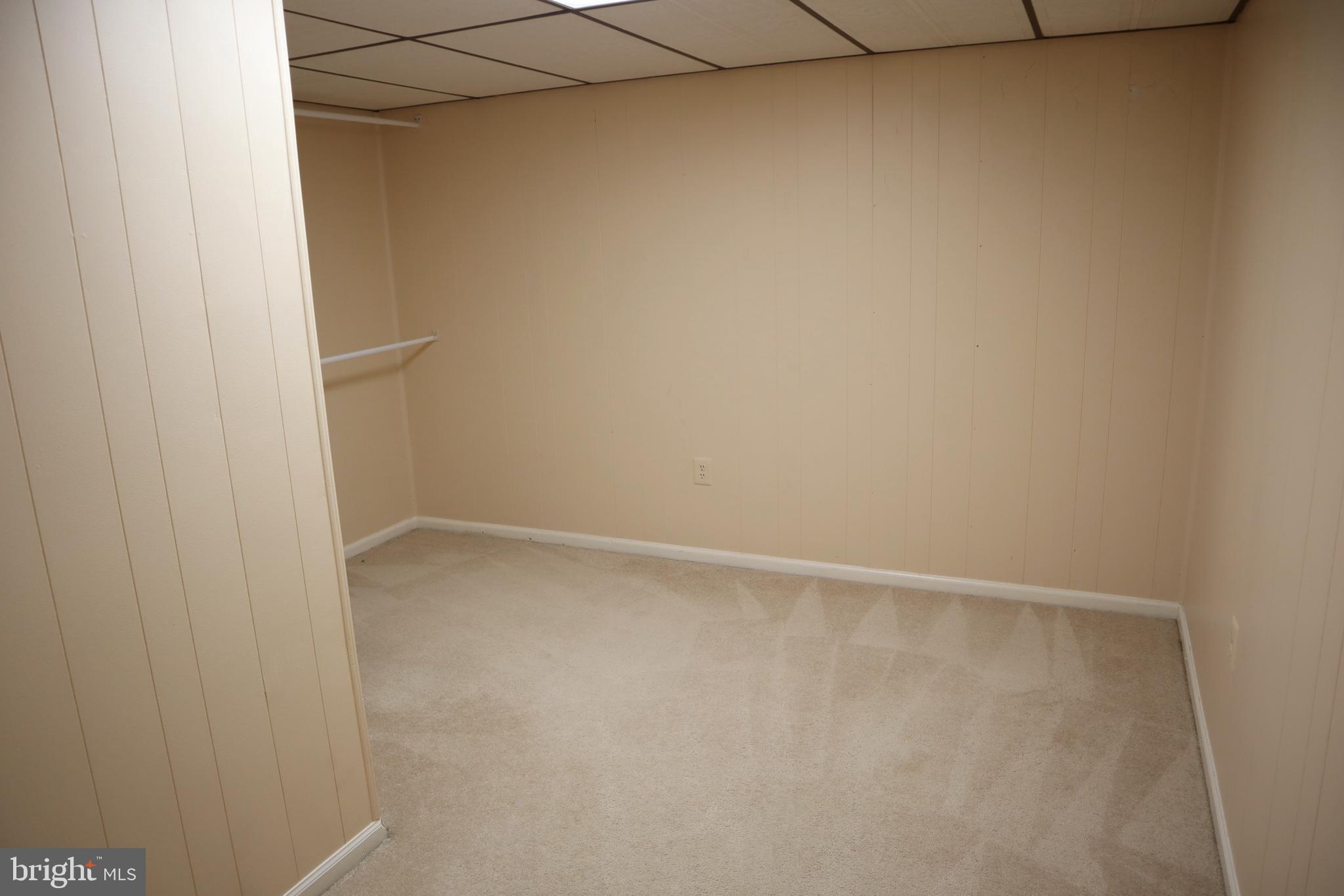 OAK SPRINGS - Residential Lease