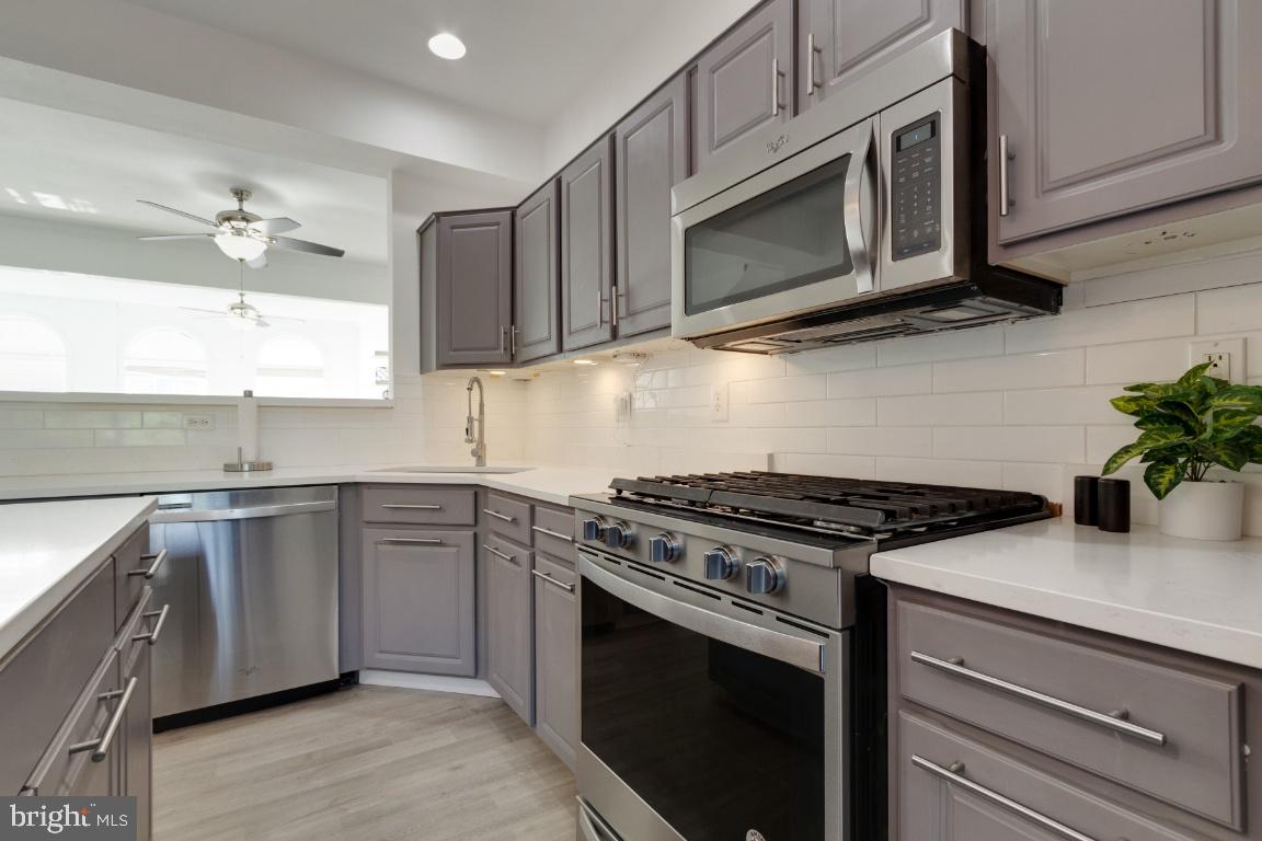 SHERBROOKE II TH CONDO - Residential