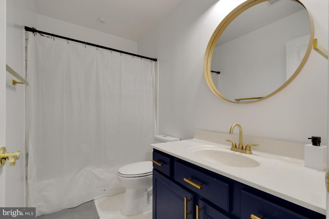 SHERBROOKE II TH CONDO - Residential