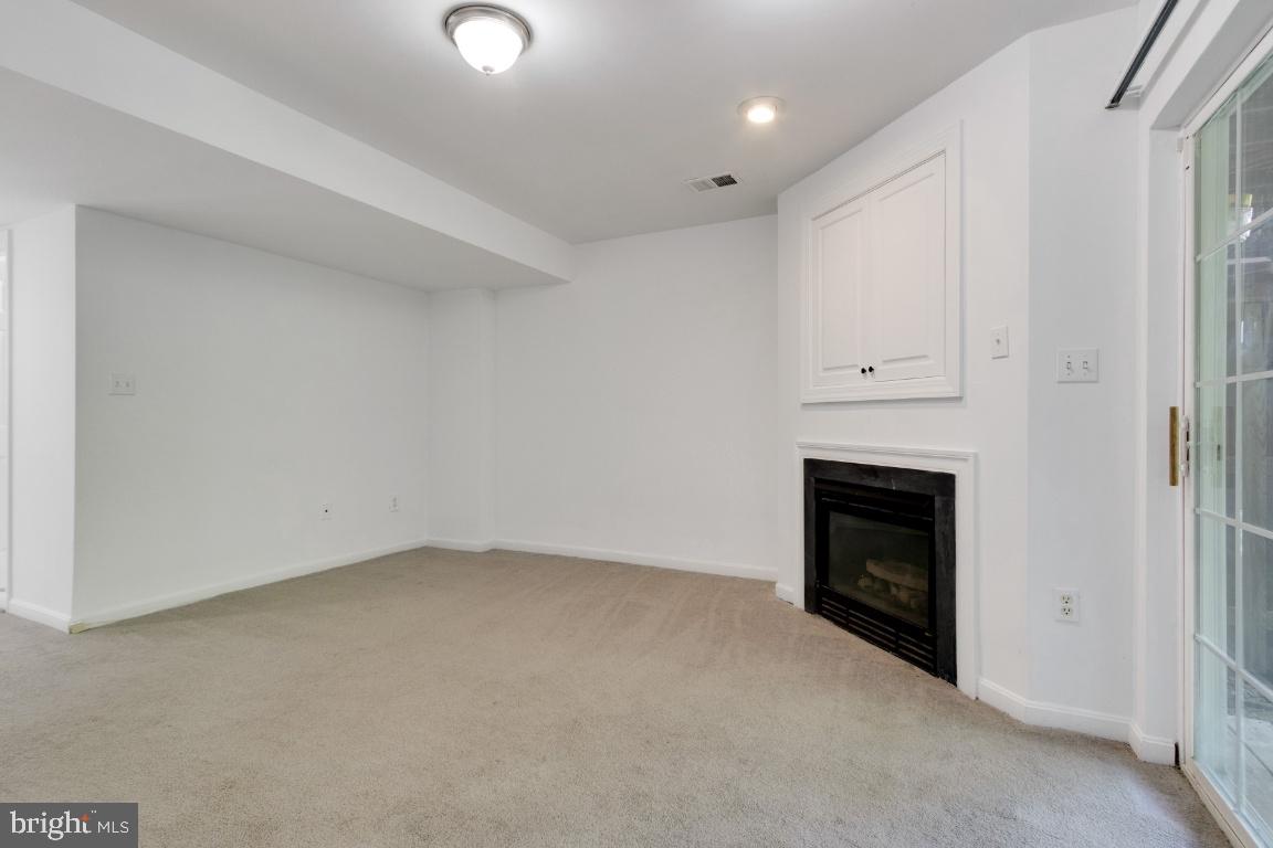 SHERBROOKE II TH CONDO - Residential