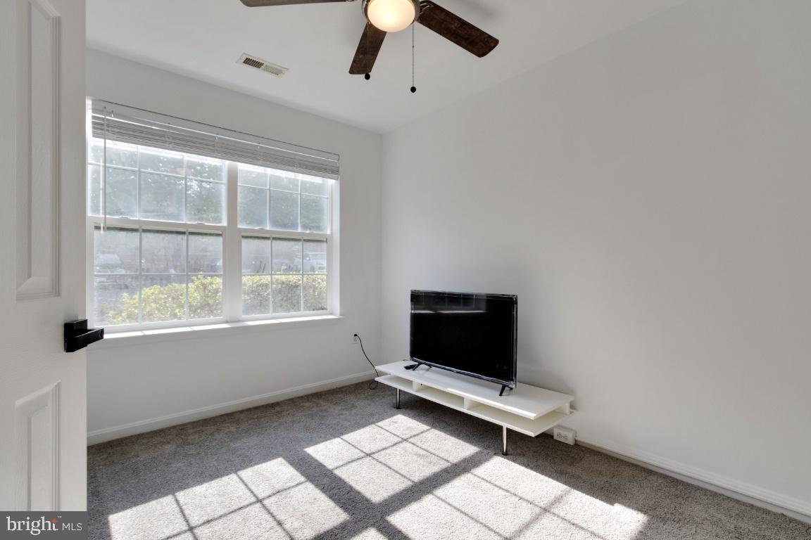 SHERBROOKE II TH CONDO - Residential