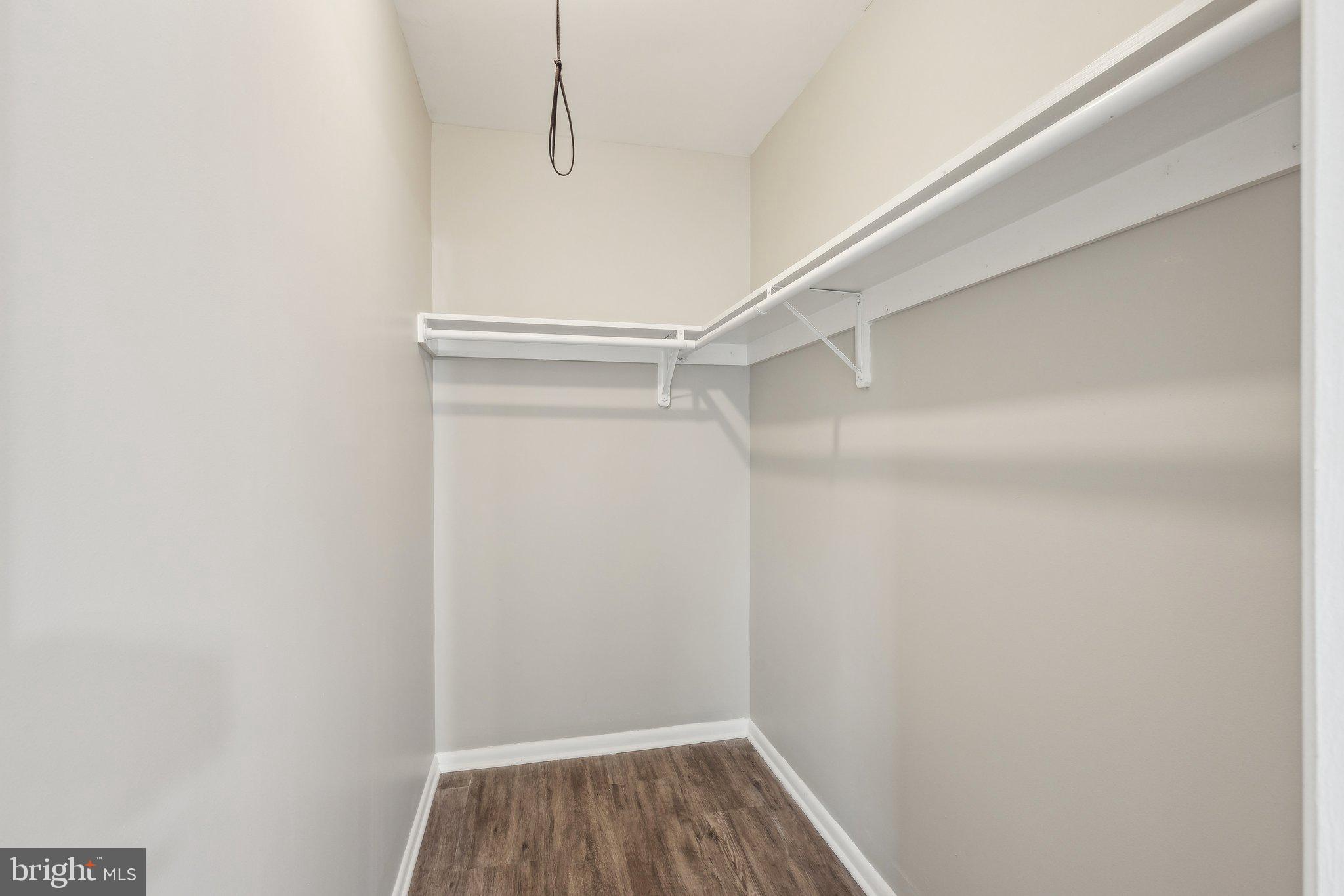 POHICK SQUARE - Residential Lease