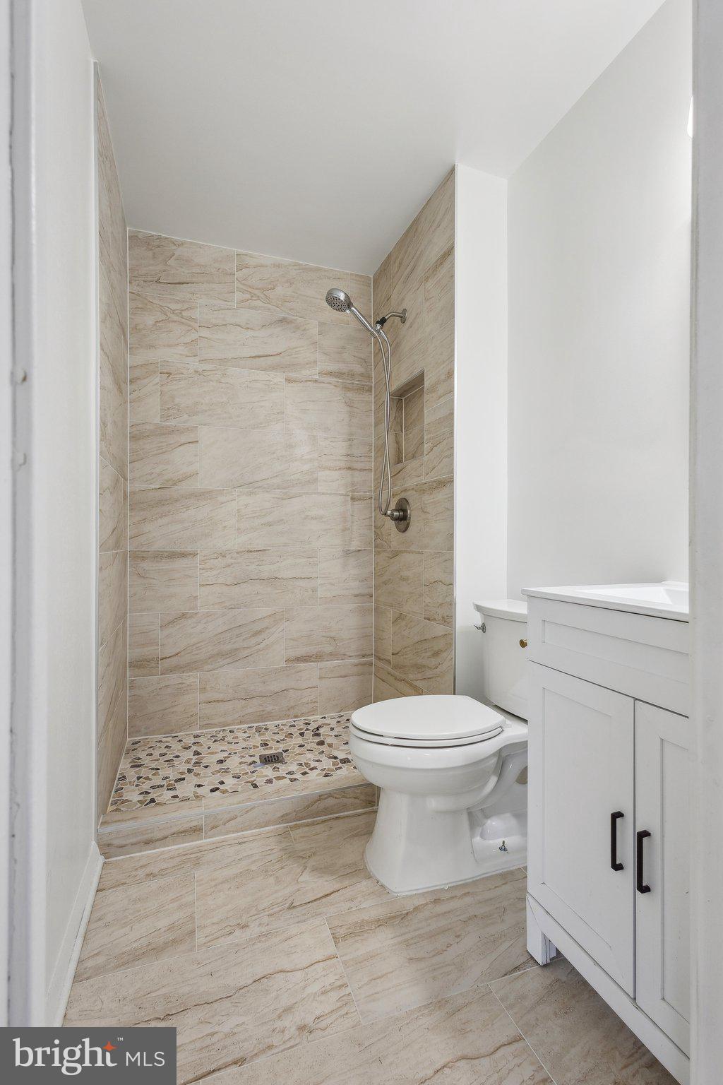 POHICK SQUARE - Residential Lease