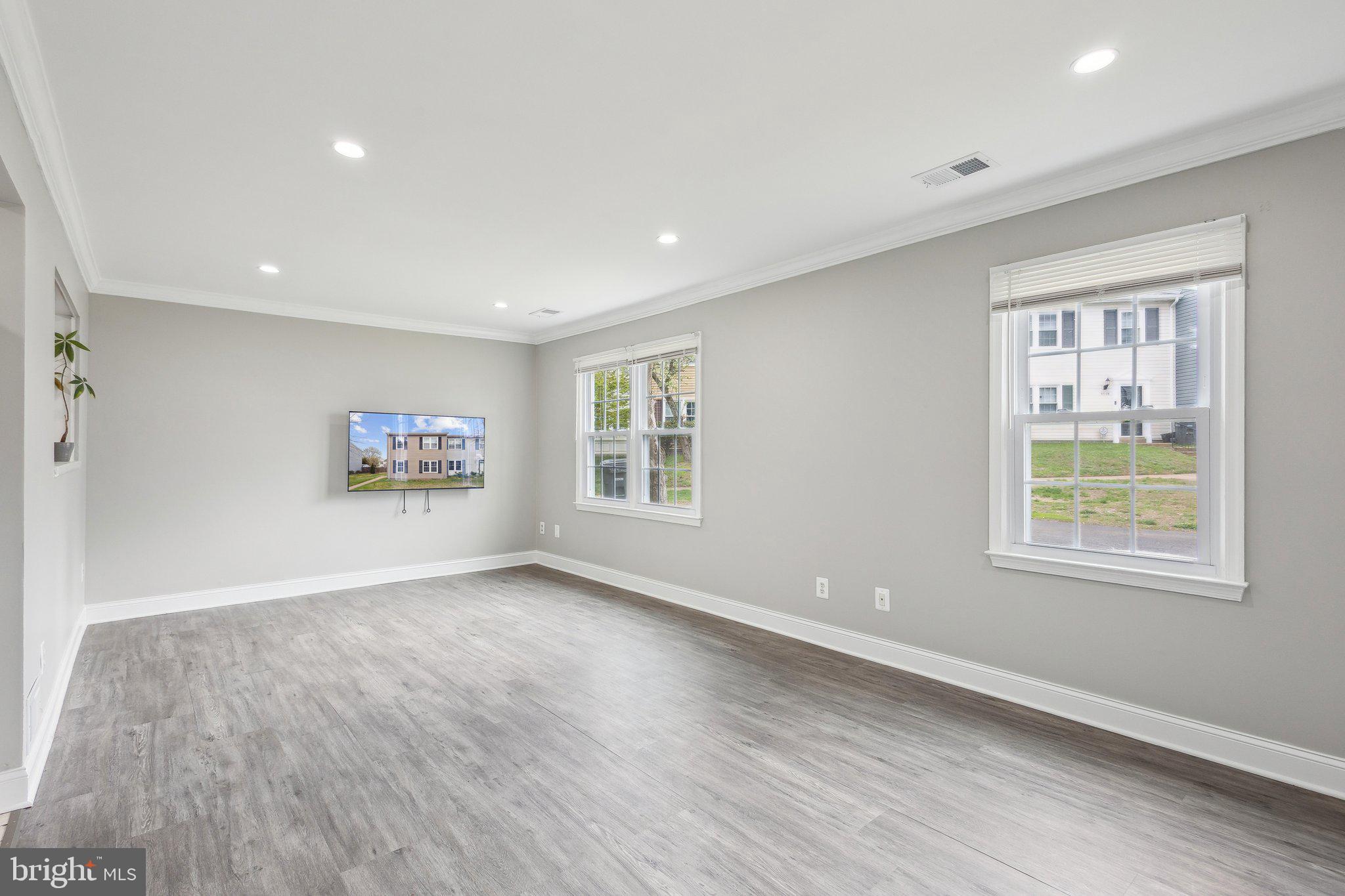 POHICK SQUARE - Residential Lease