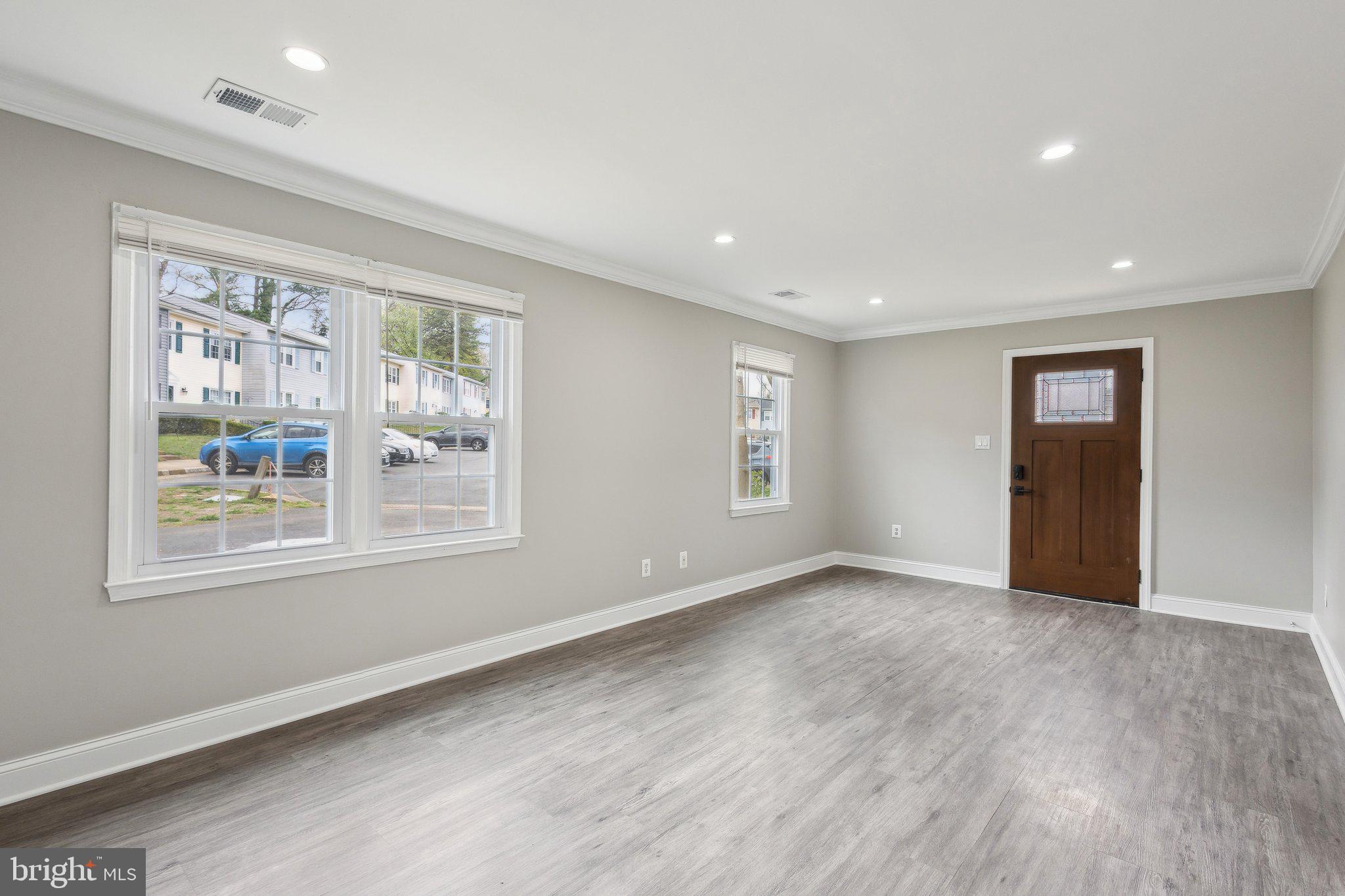 POHICK SQUARE - Residential Lease