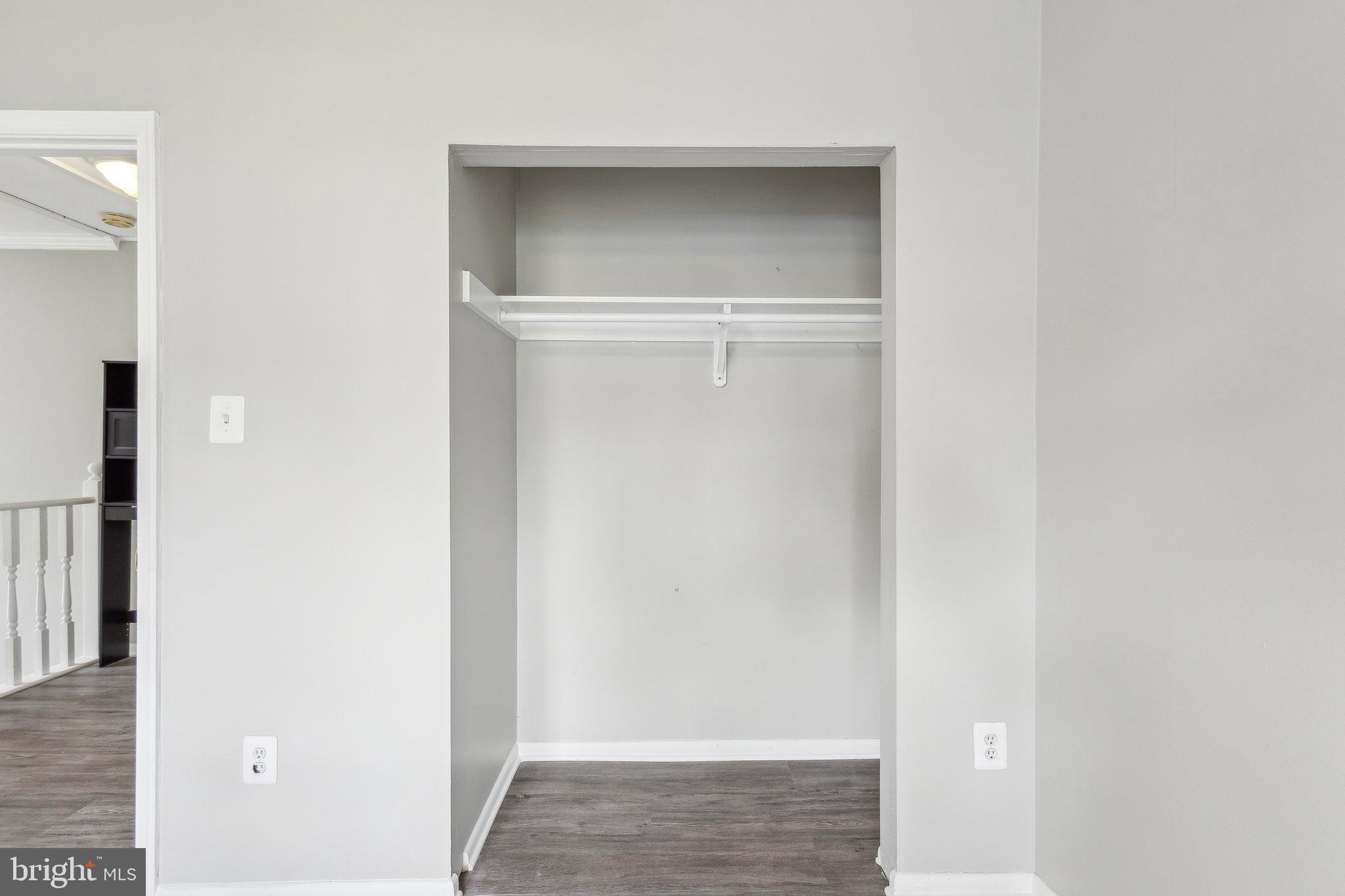 POHICK SQUARE - Residential Lease