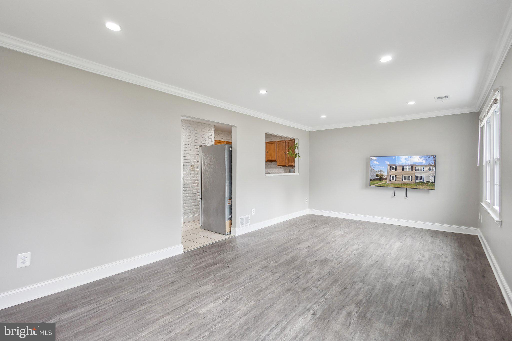 POHICK SQUARE - Residential Lease