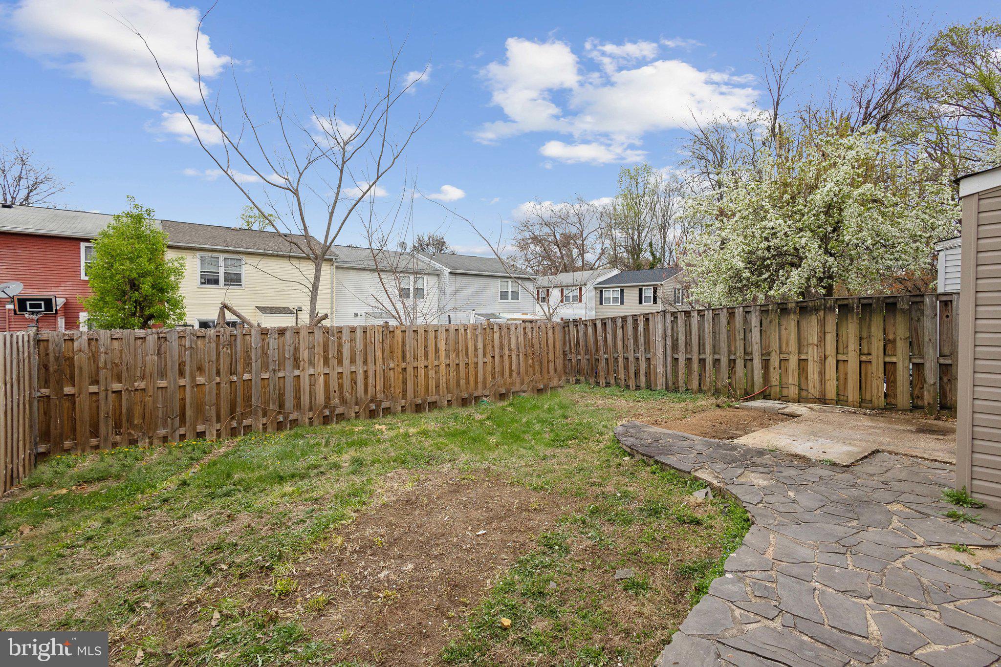 POHICK SQUARE - Residential Lease