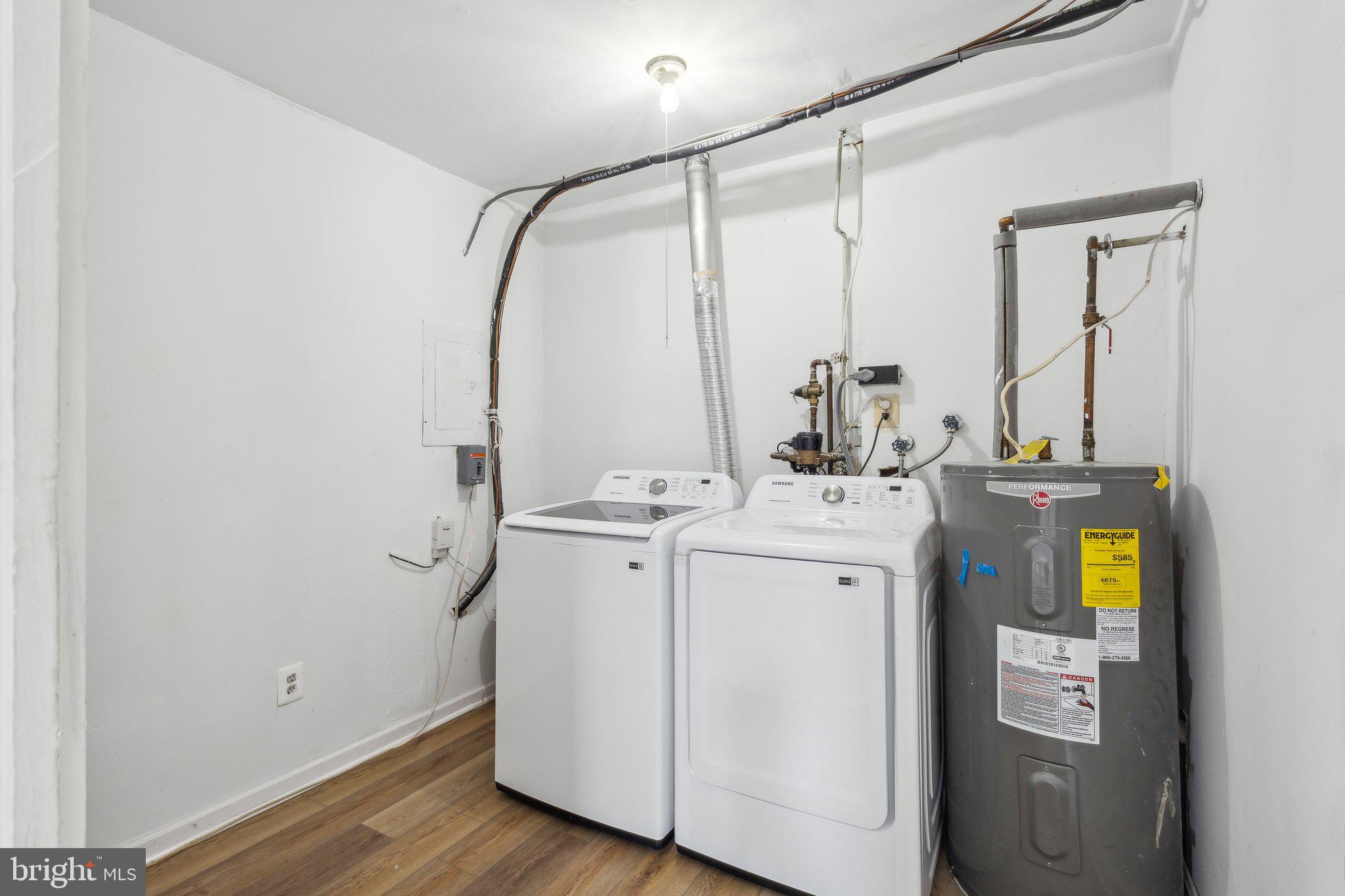 POHICK SQUARE - Residential Lease