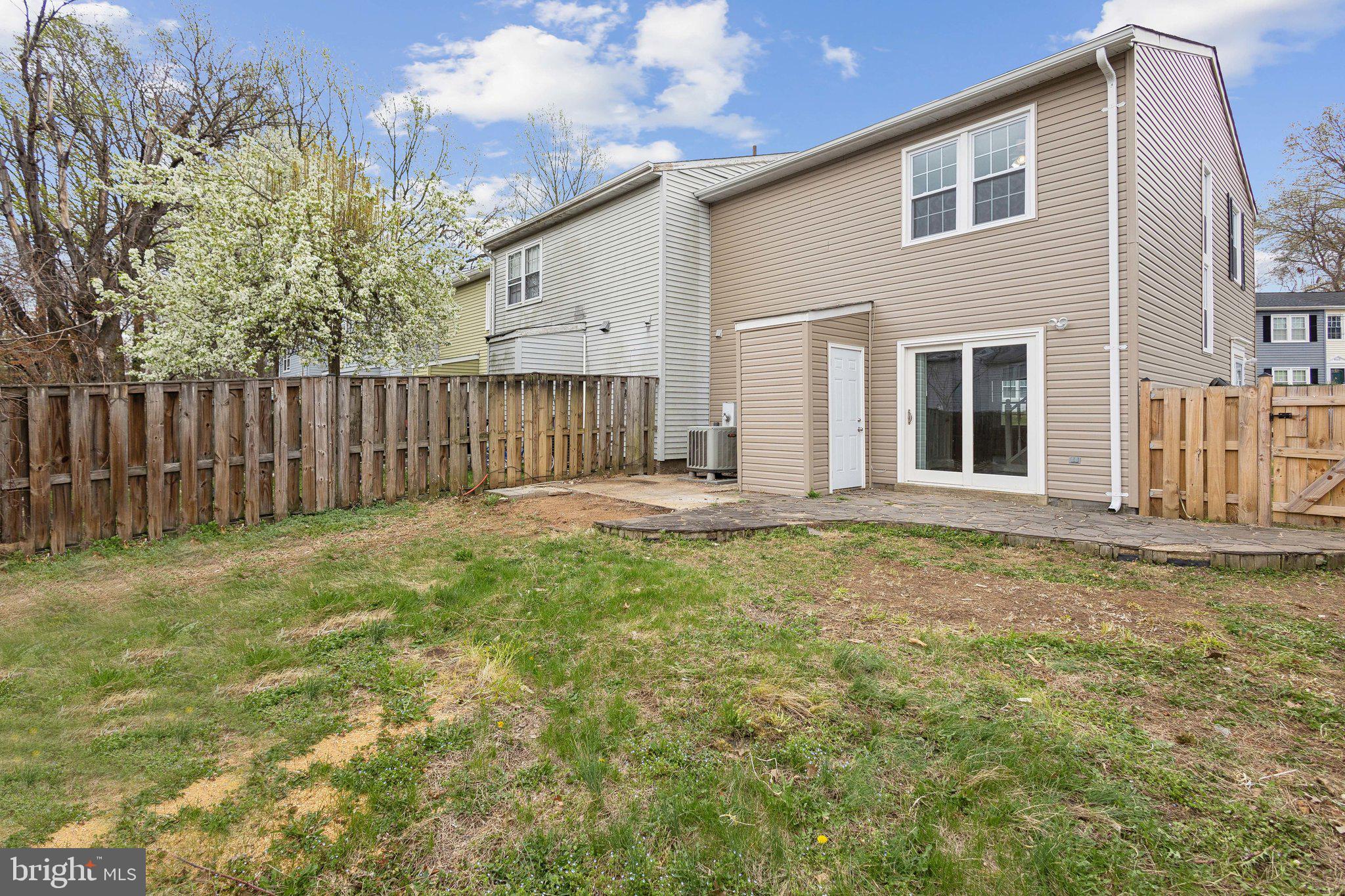 POHICK SQUARE - Residential Lease