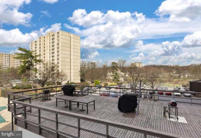 PAVILION ON THE PARK - Residential