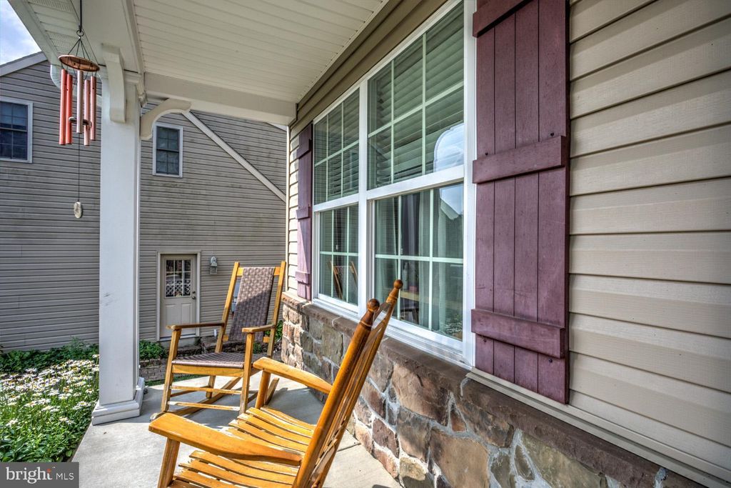 Photo of 42 CREEKVIEW DR, PARADISE, PA 17562 (MLS # PALA2038152)