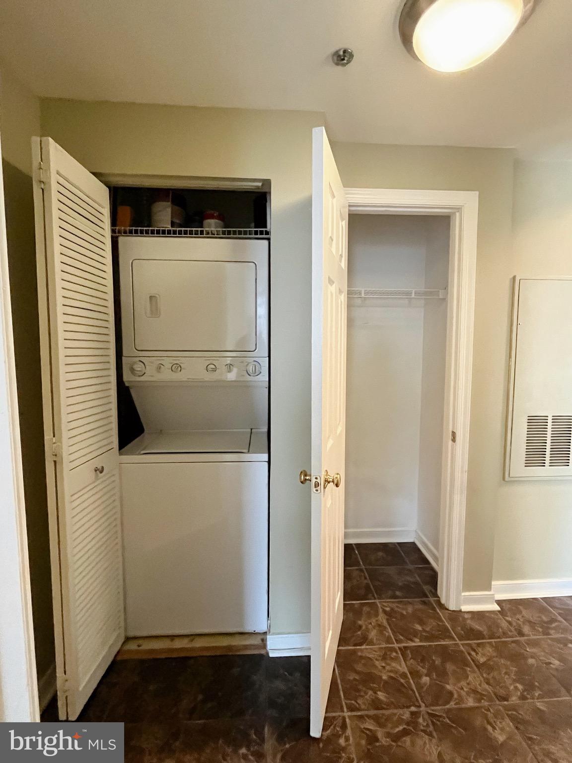 LILLIAN COURT AT TYSONS 11 - Residential Lease