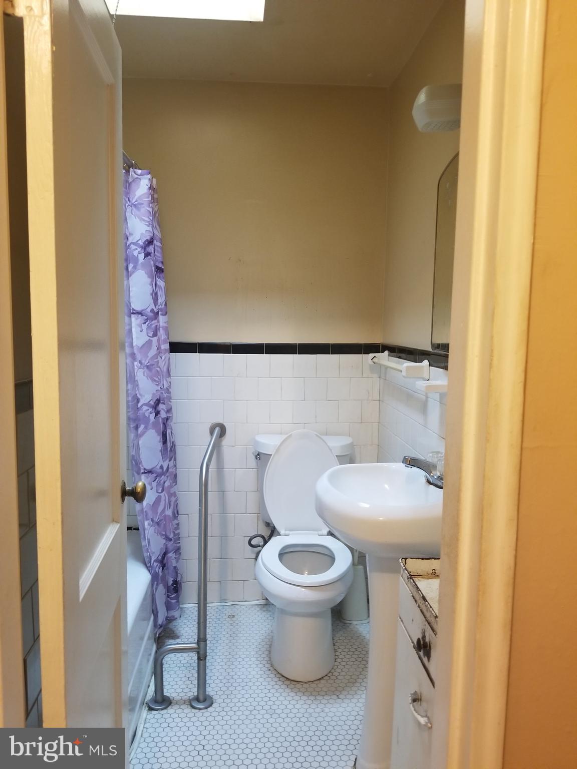 EAST BALTIMORE MIDWAY - Residential