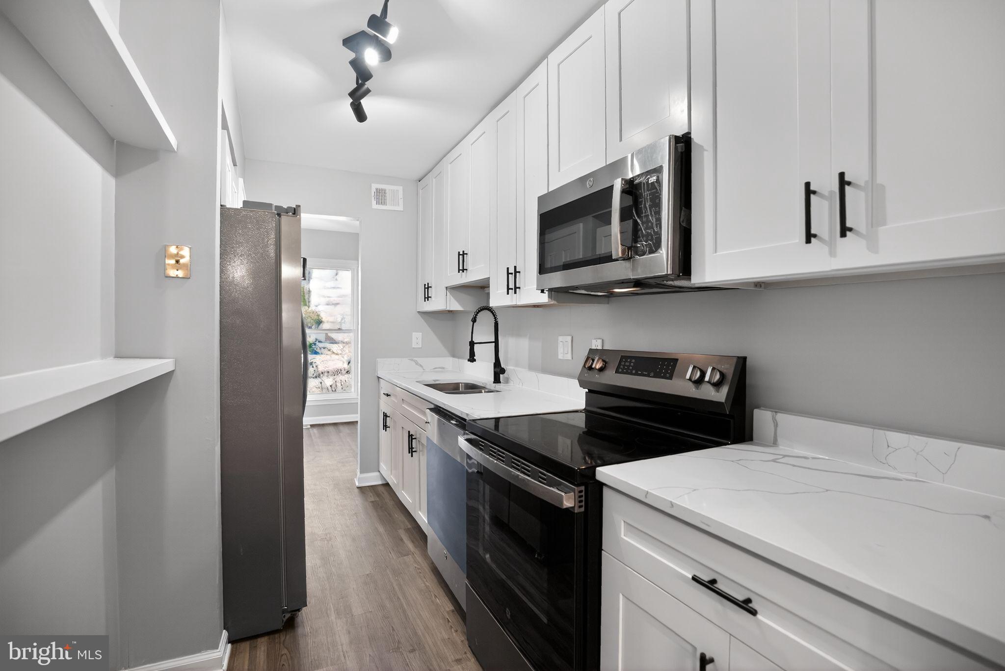 BROOKSIDE - Residential