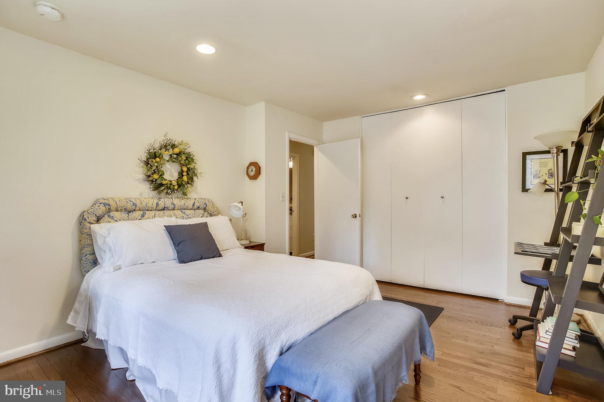 BUCKINGHAM MANOR - Residential