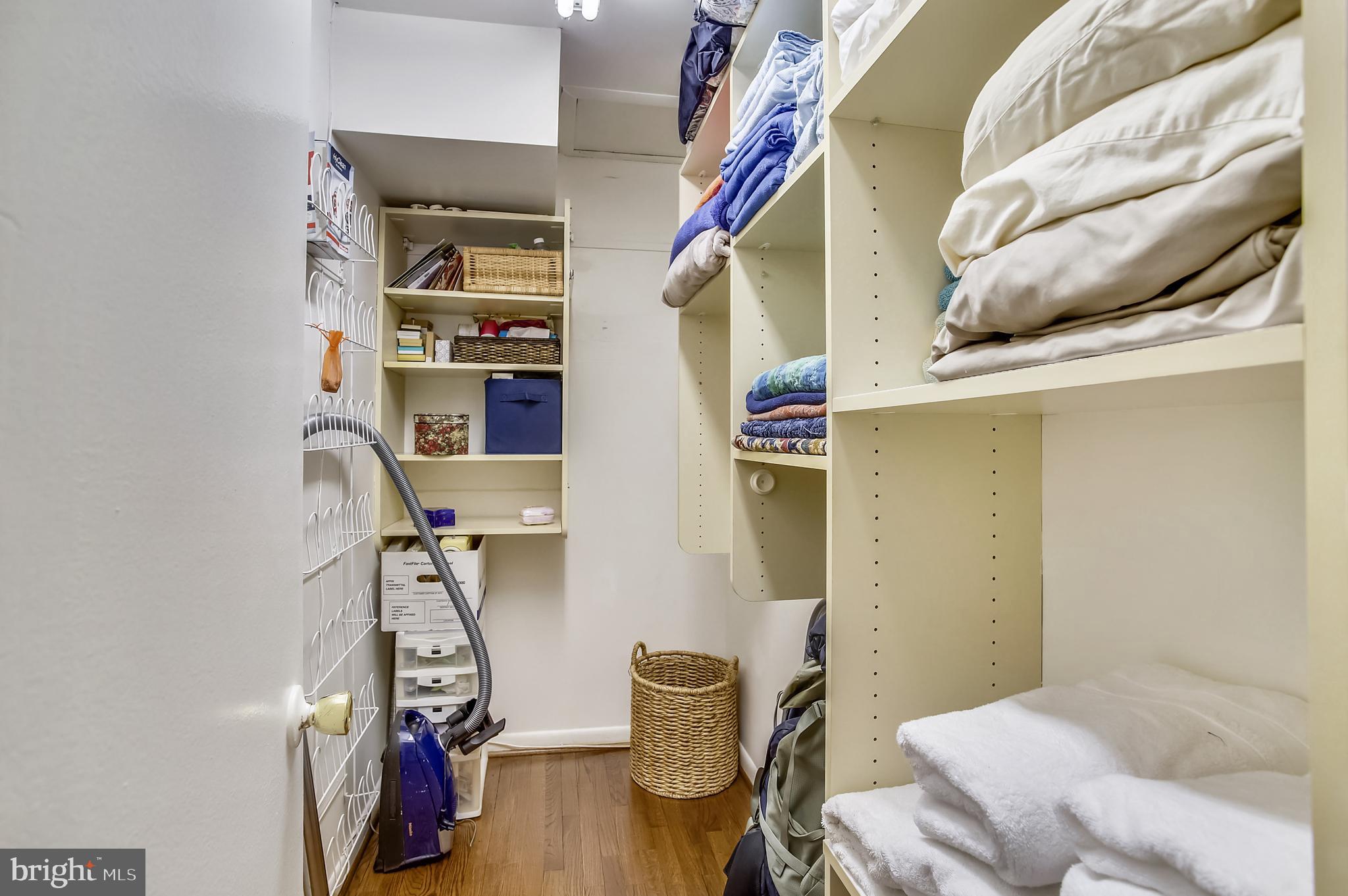 BUCKINGHAM MANOR - Residential