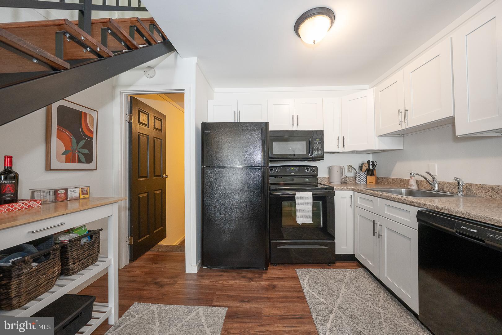 SUMMIT HOUSE - Residential