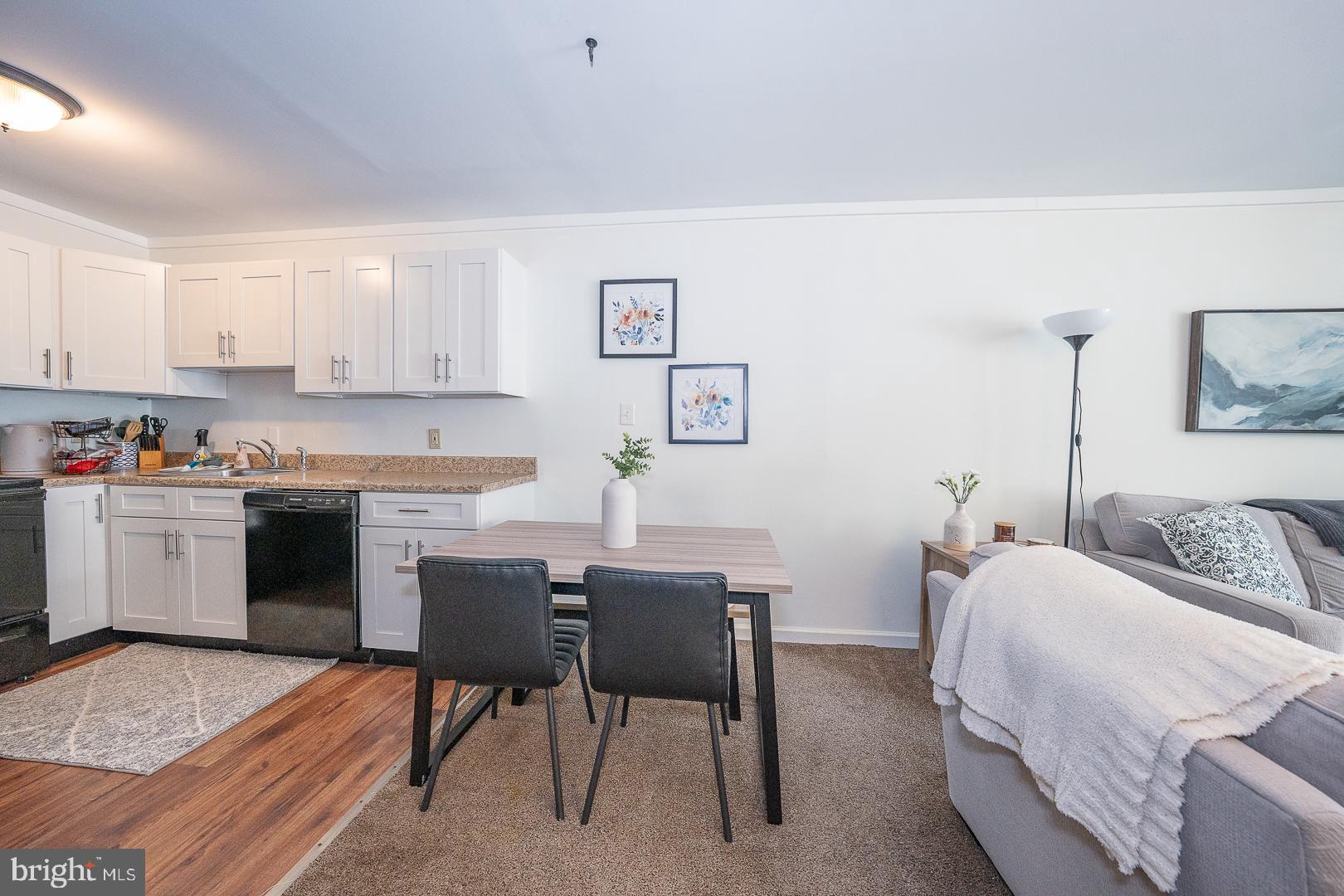 SUMMIT HOUSE - Residential