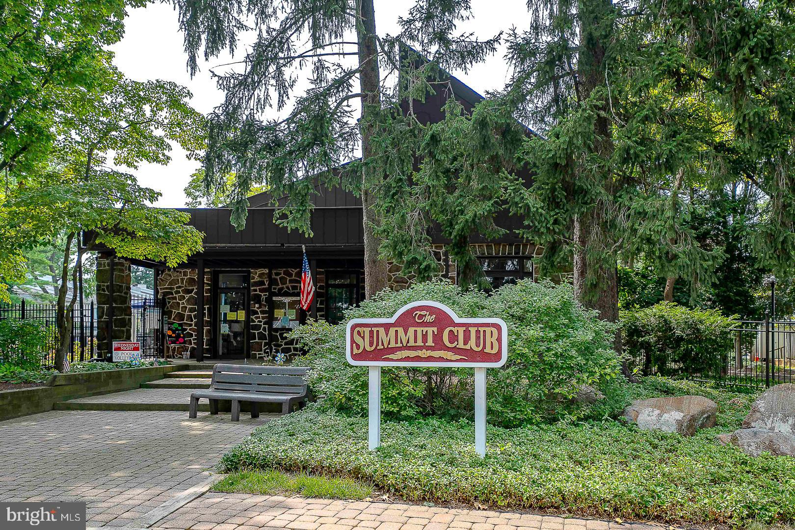 SUMMIT HOUSE - Residential