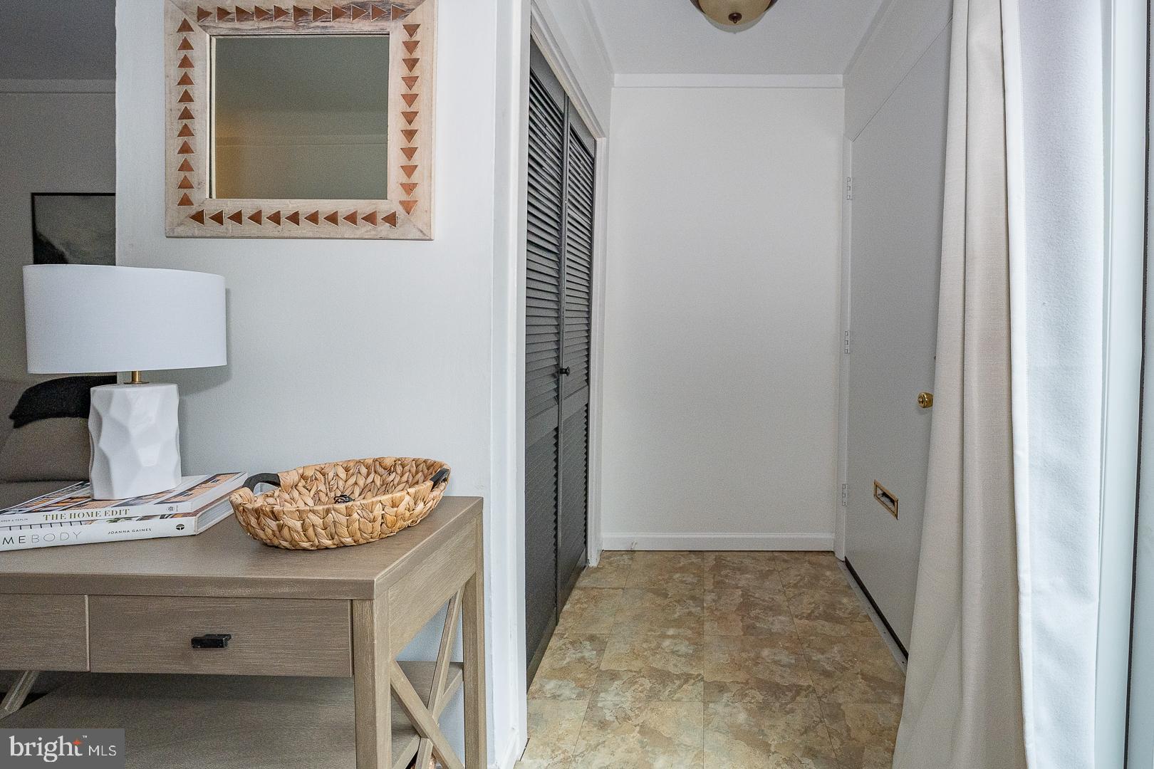 SUMMIT HOUSE - Residential