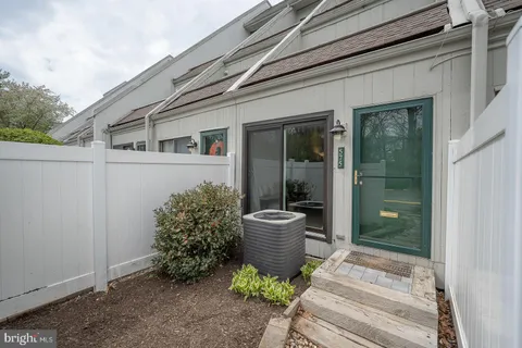 575 Summit House Unit 575, West Chester, PA 19382 - MLS#: PACT2122534