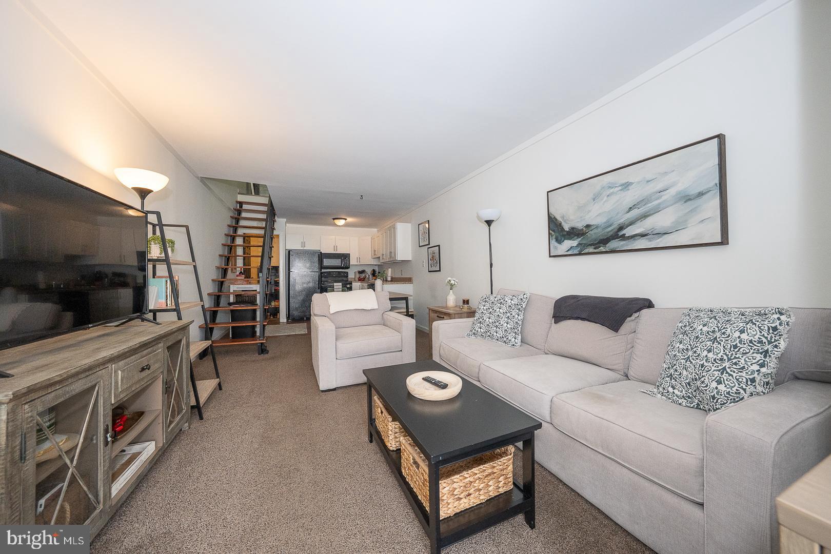 SUMMIT HOUSE - Residential