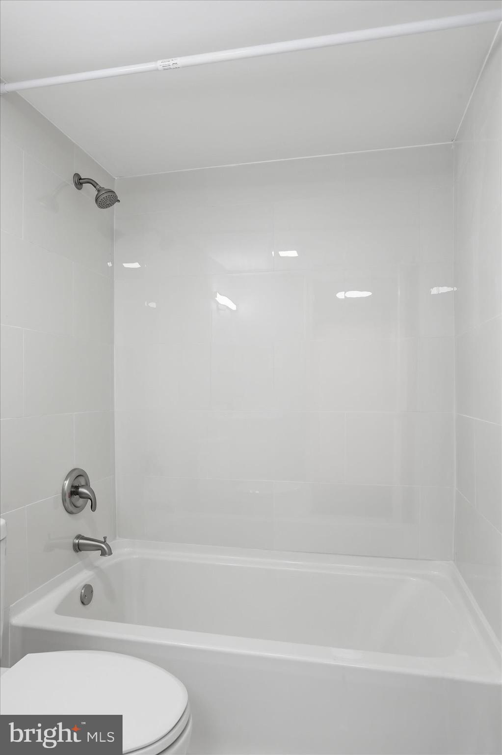 COUNTRY CLUB GREEN - Residential