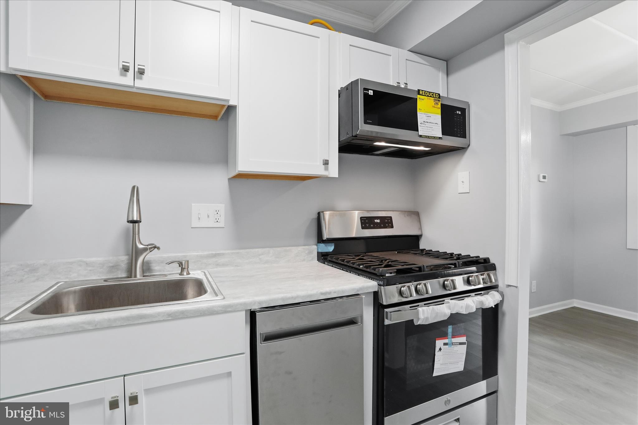 COUNTRY CLUB GREEN - Residential