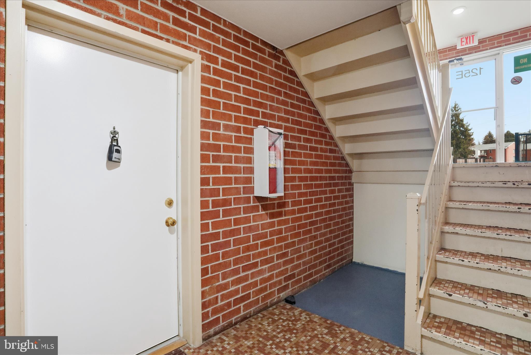 COUNTRY CLUB GREEN - Residential