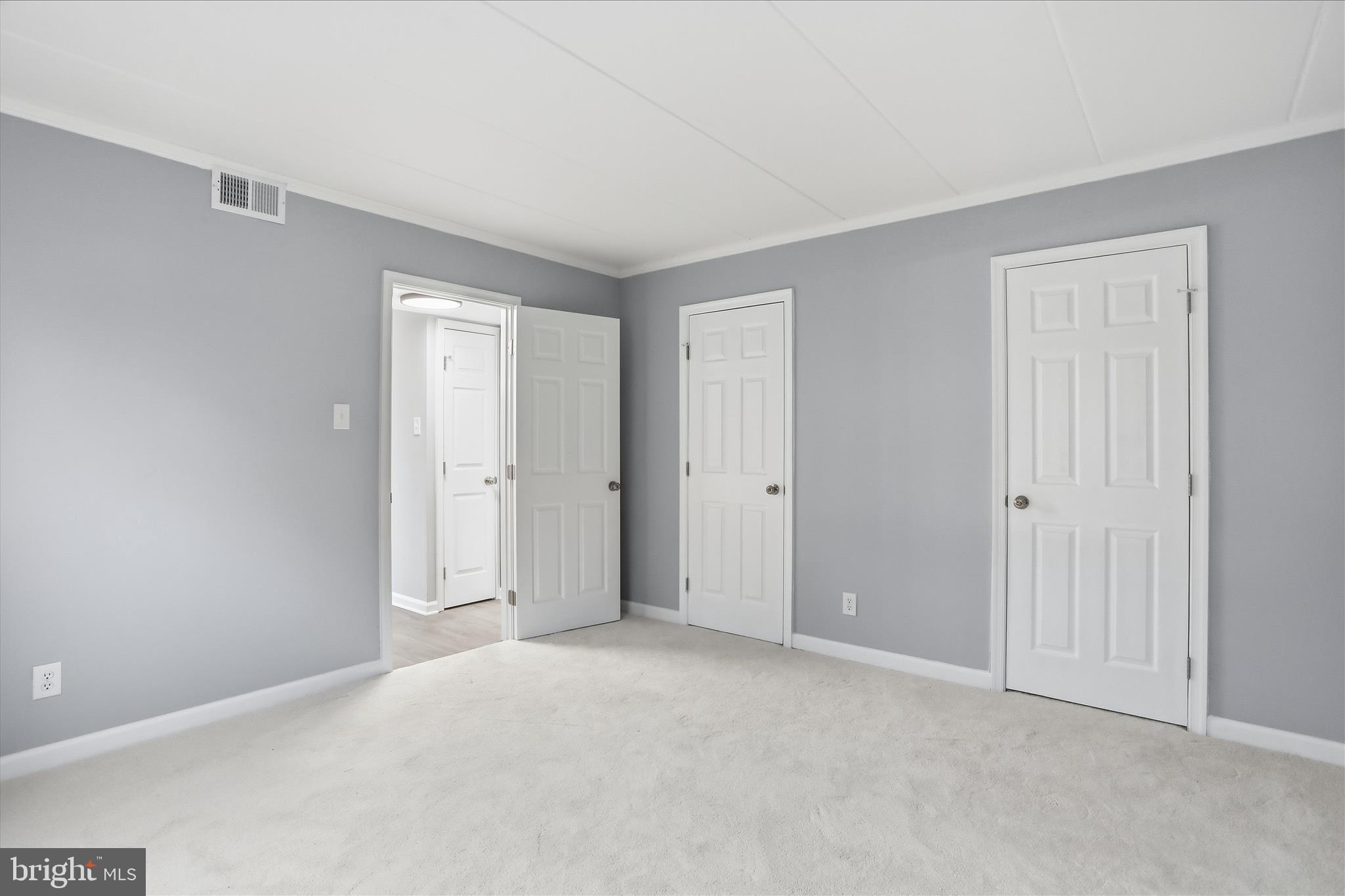 COUNTRY CLUB GREEN - Residential