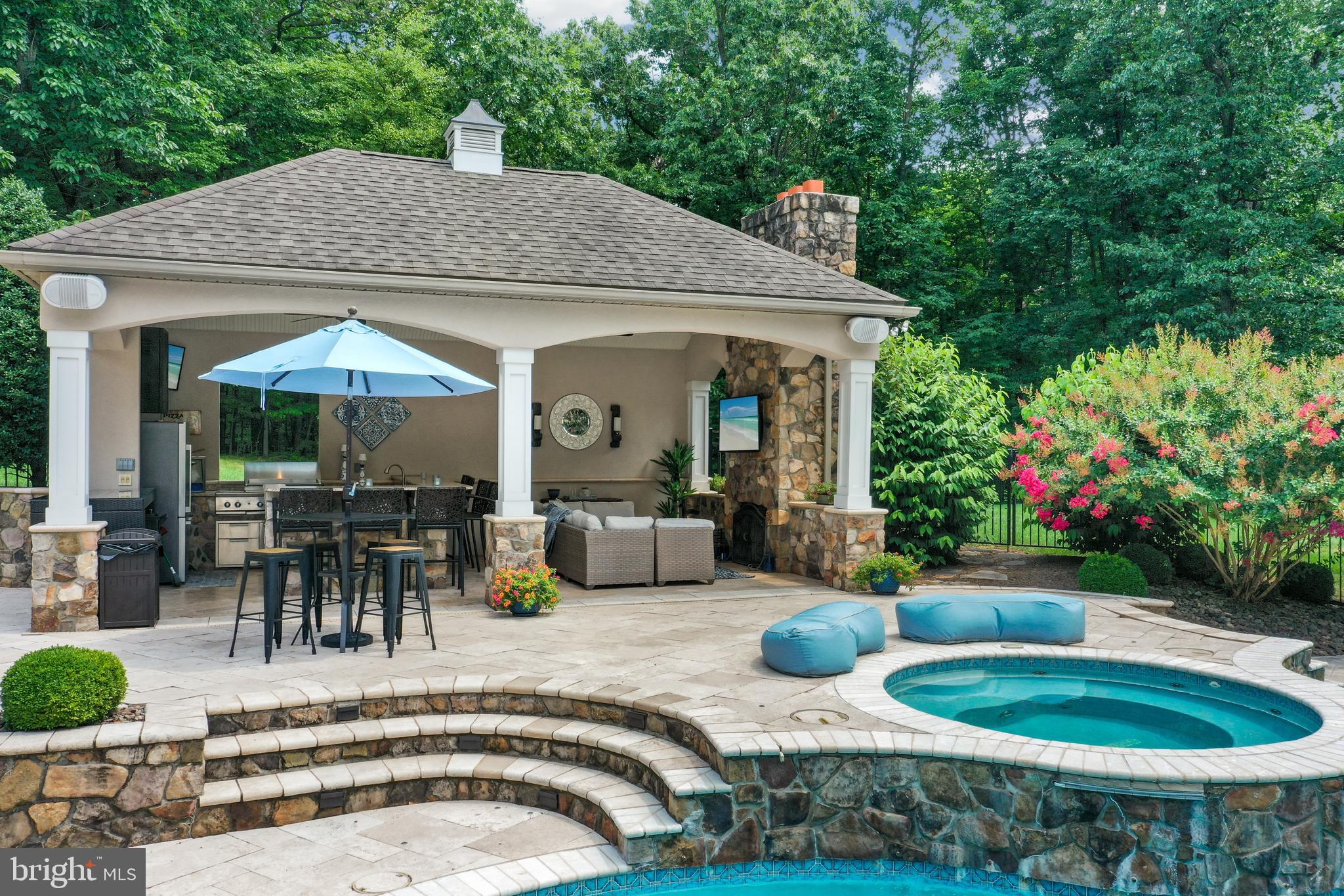 THE VINEYARDS - Residential