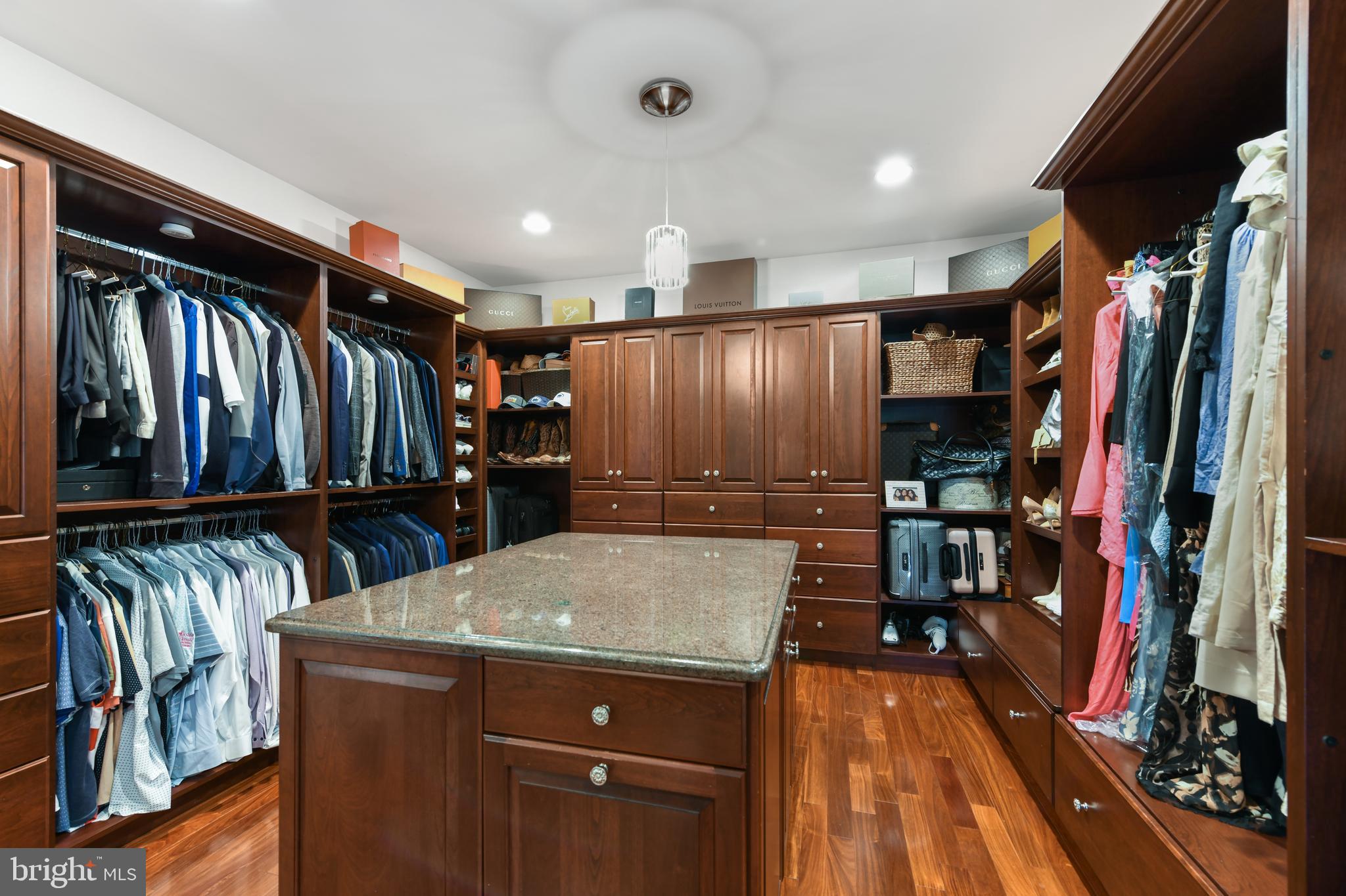 THE VINEYARDS - Residential