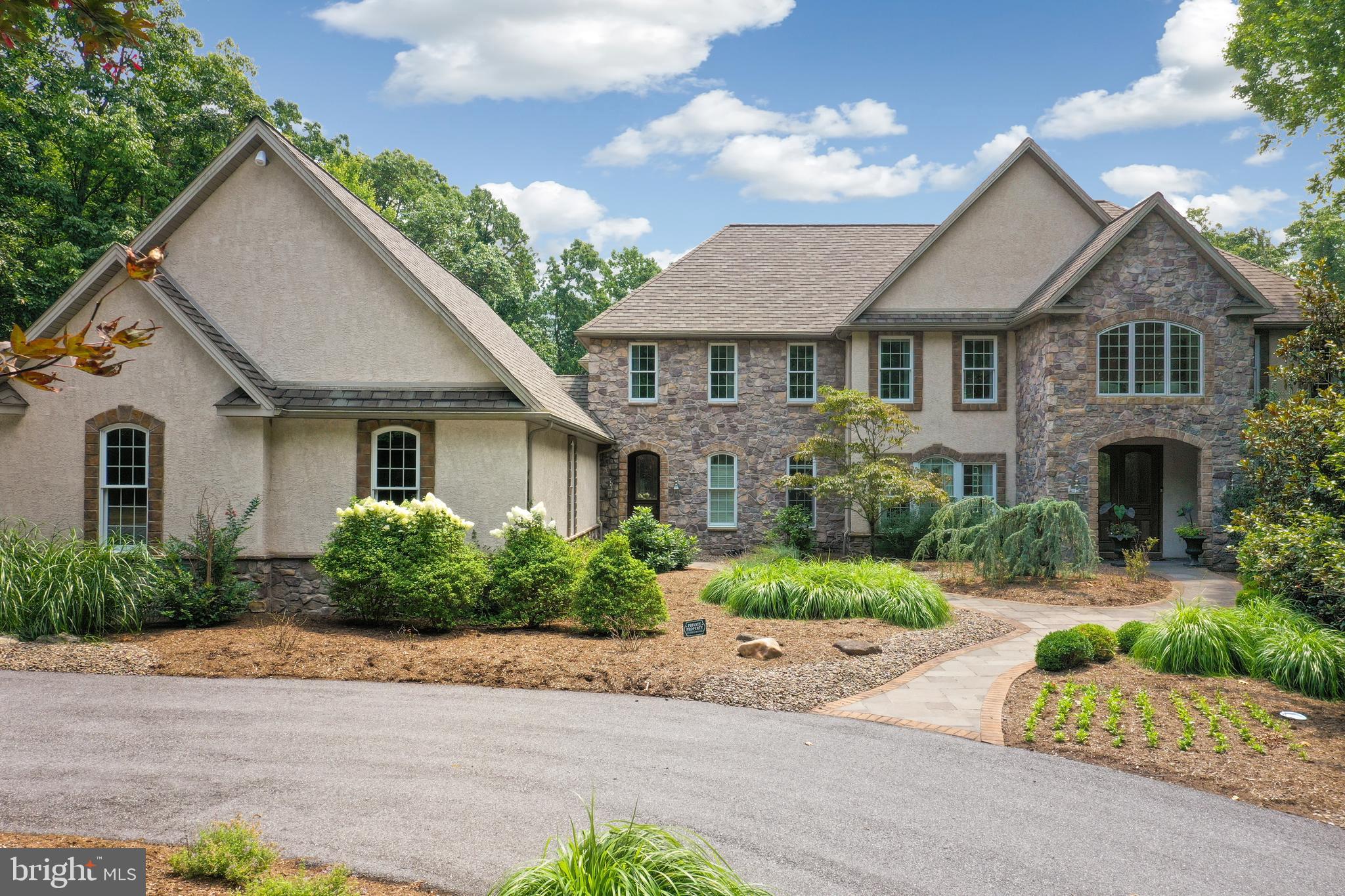 THE VINEYARDS - Residential